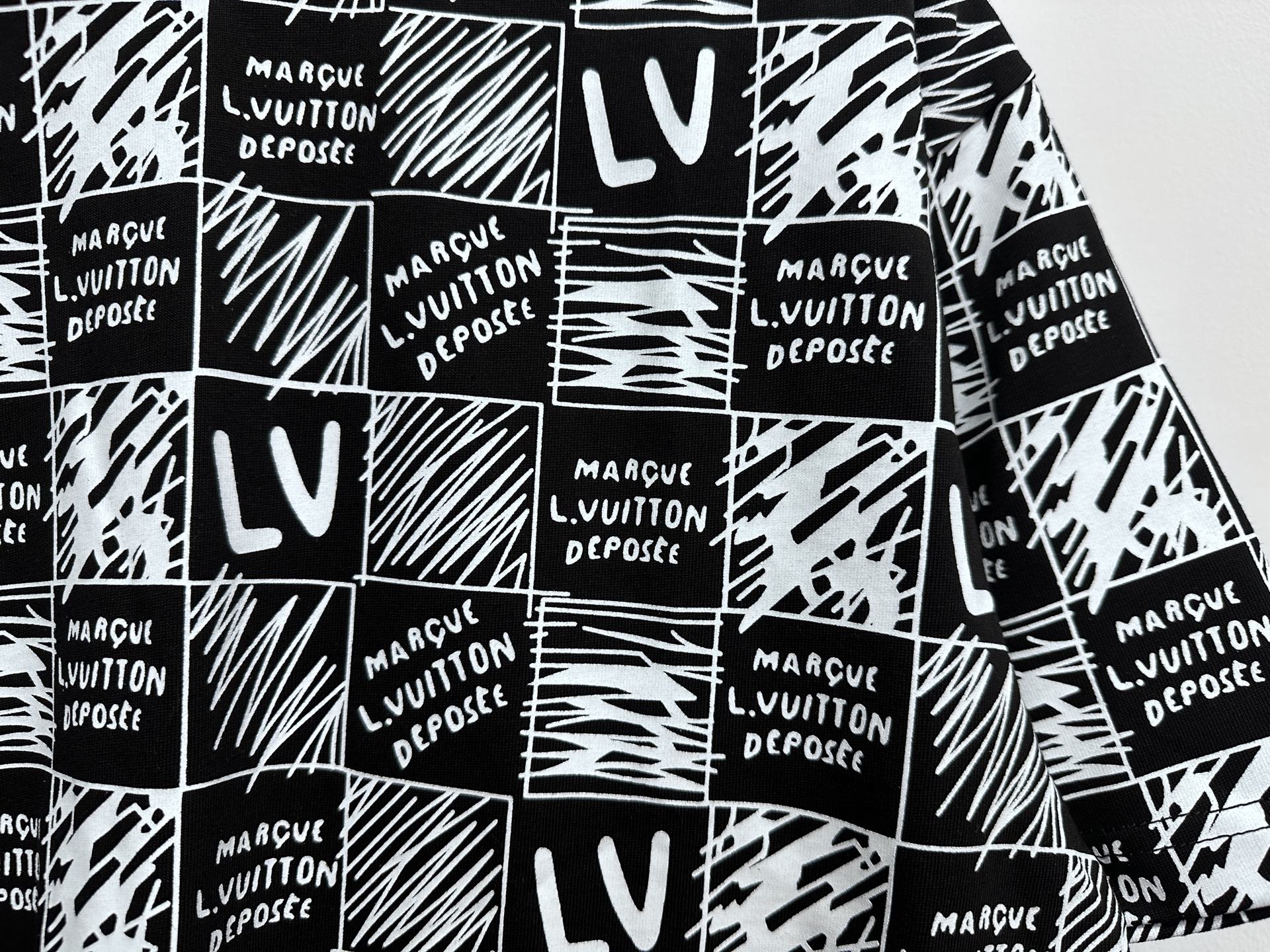 LuxluxHouse Best Quality Clothes T-shirt Louis Vuitton