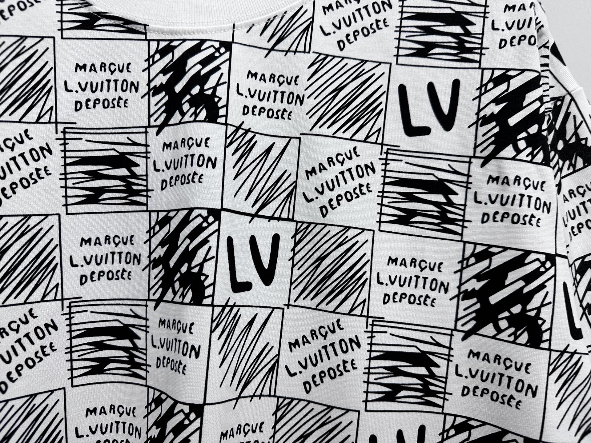 LuxluxHouse Best Quality Clothes T-shirt Louis Vuitton