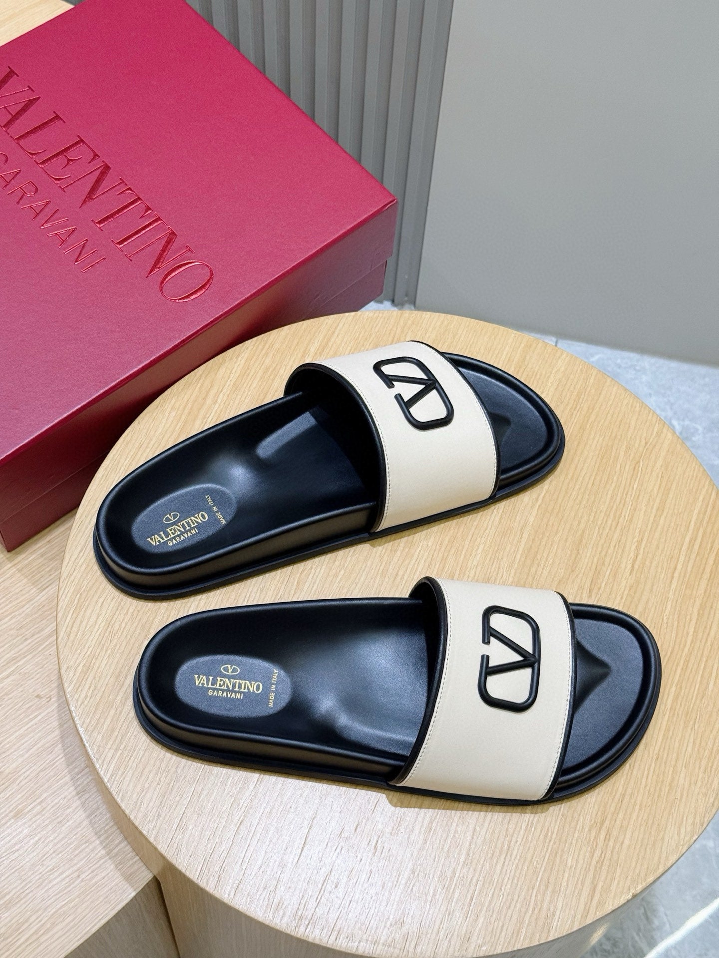 LuxluxHouse Best Quality Sandals Valentino