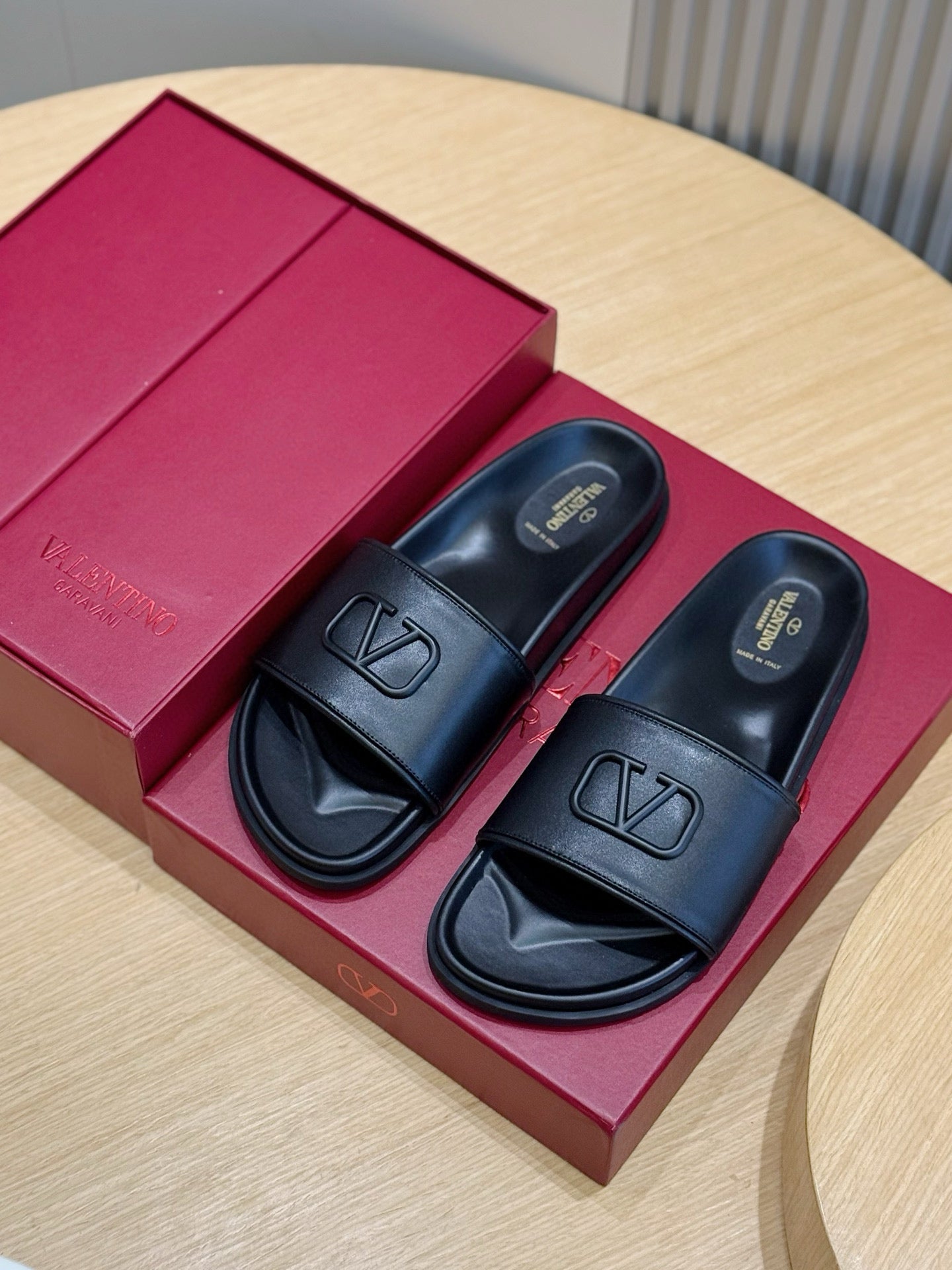 LuxluxHouse Best Quality Sandals Valentino
