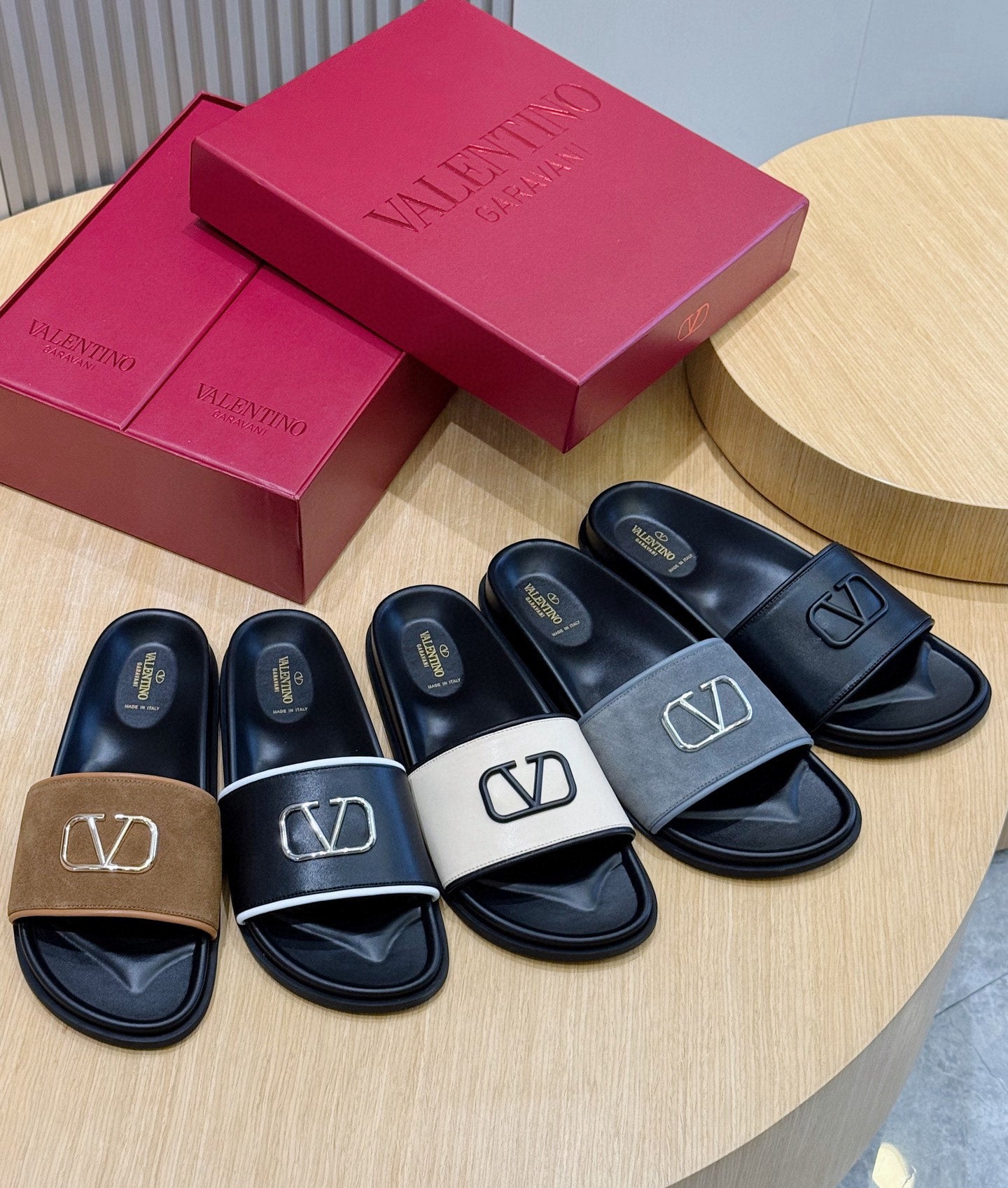 LuxluxHouse Best Quality Sandals Valentino
