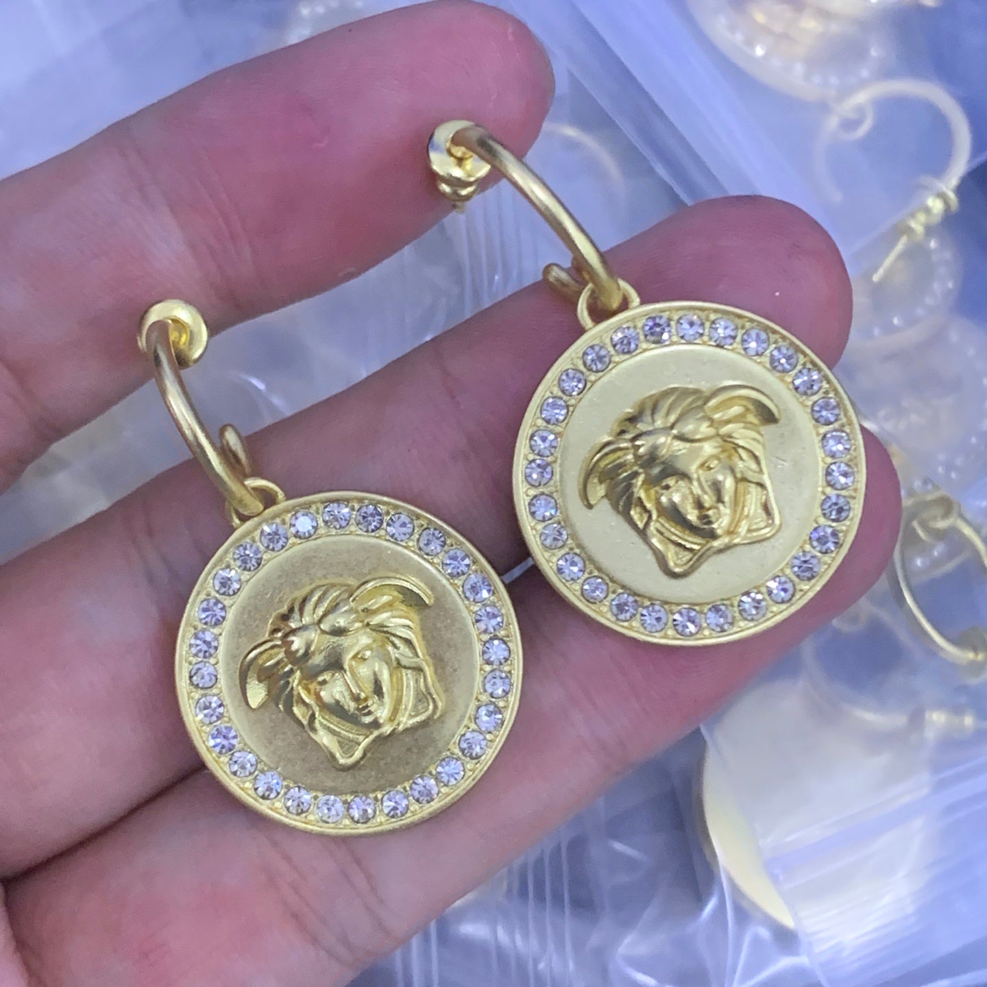 LuxluxHouse Low Price And High Quality Accessories Versace