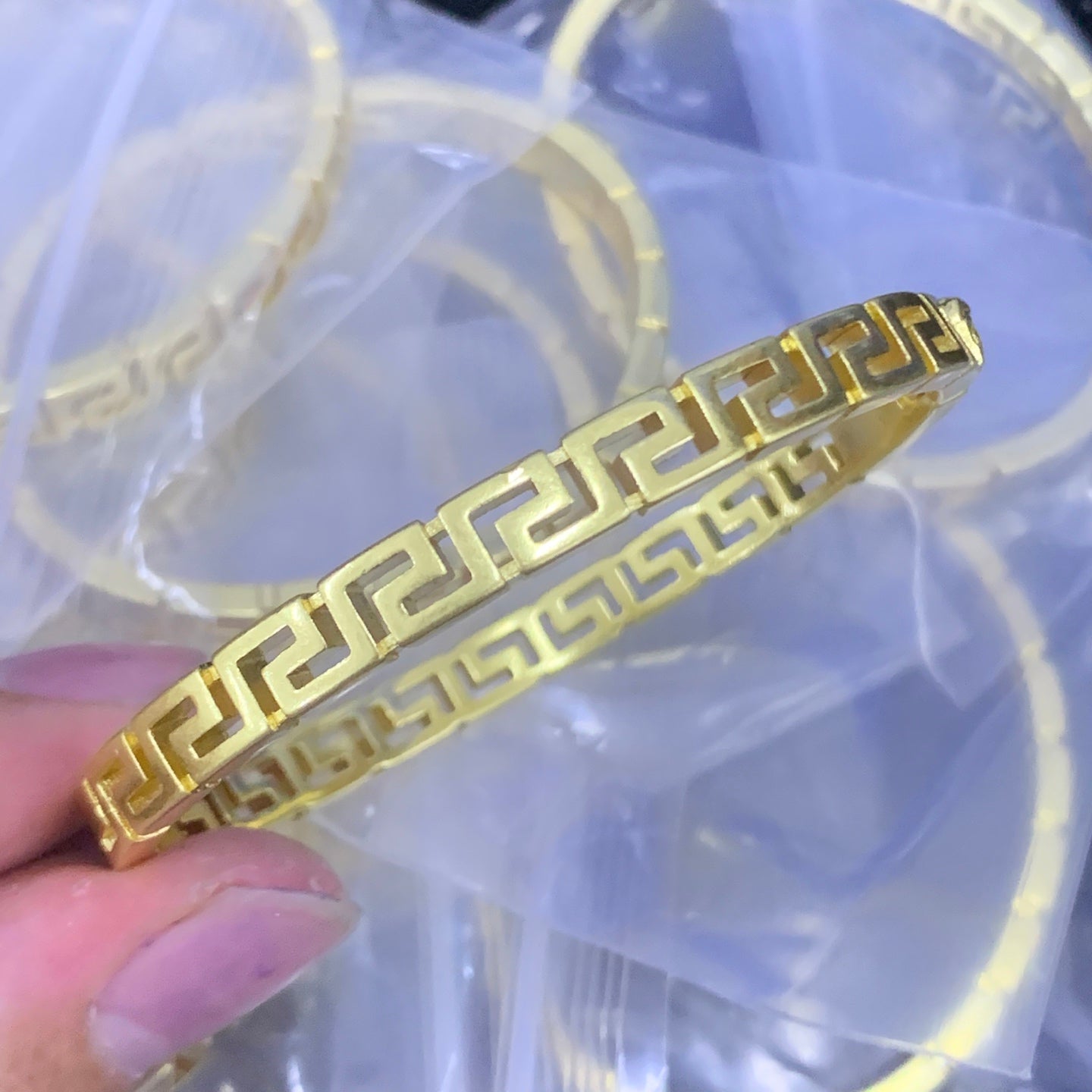 LuxluxHouse Low Price And High Quality Accessories Versace