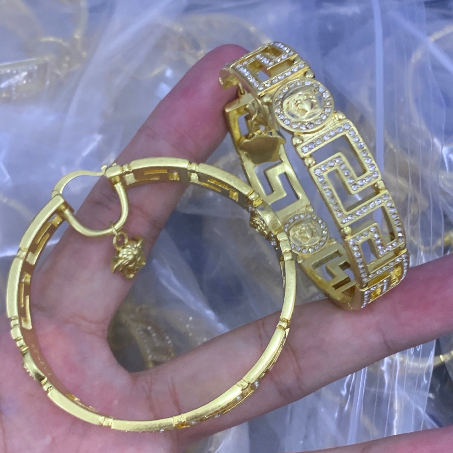 LuxluxHouse Low Price And High Quality Accessories Versace