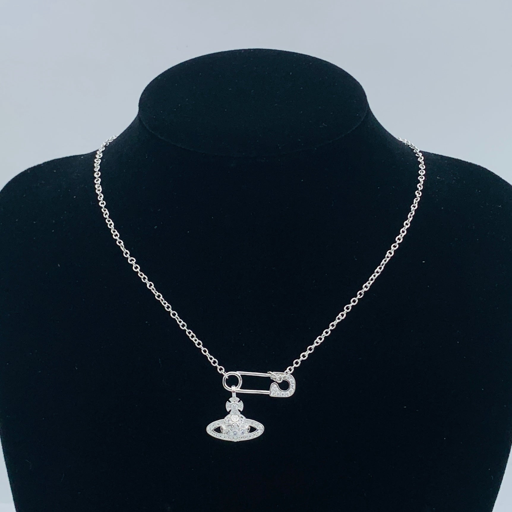 LuxluxHouse Low Price And High Quality Accessories Vivienne Westwood