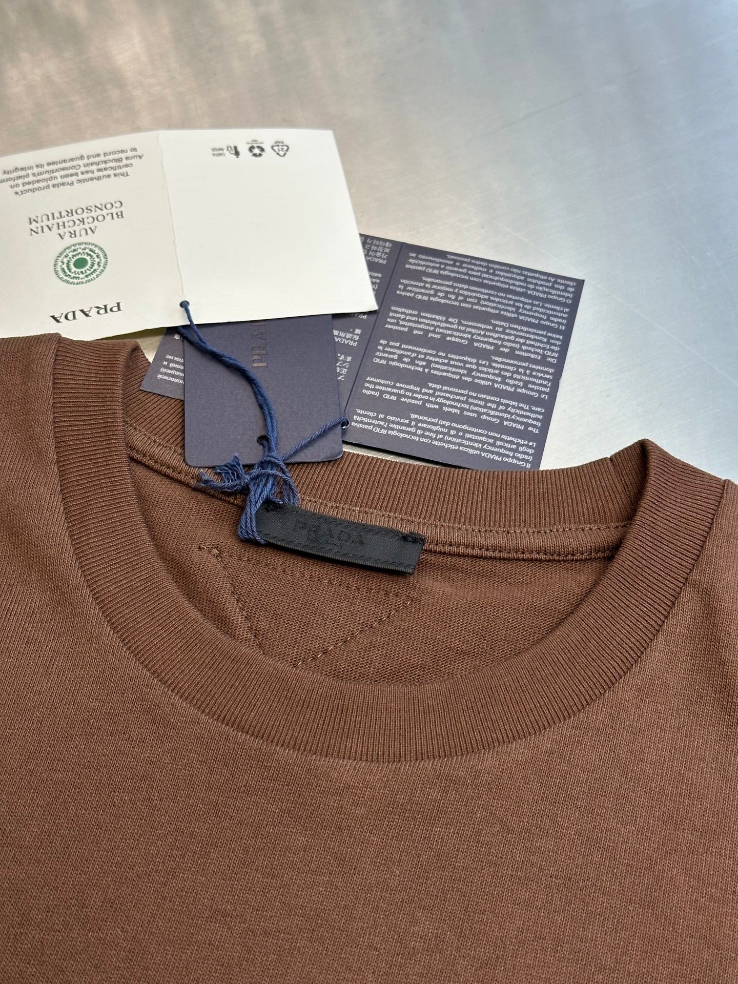 LuxluxHouse Best Quality Clothes T-shirt Prada