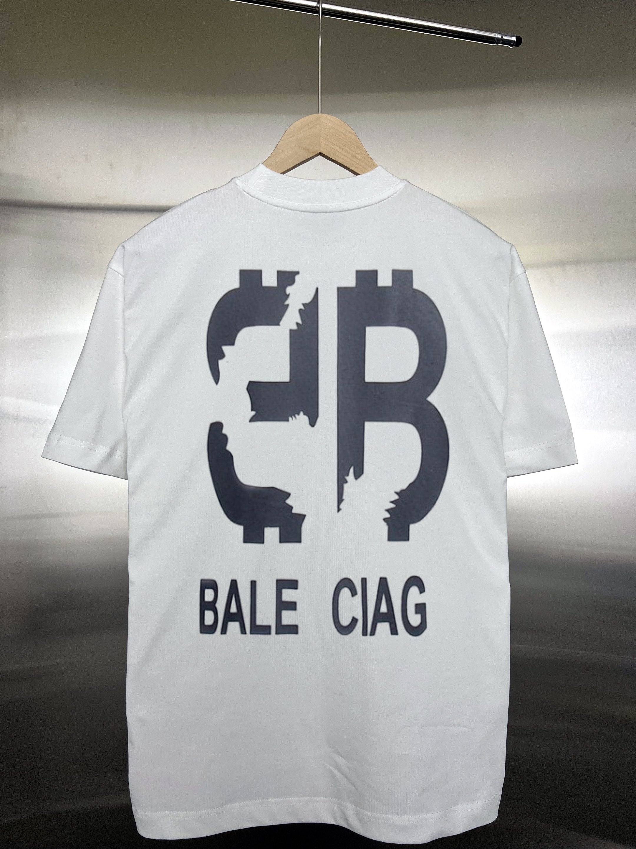 LuxluxHouse Best Quality Clothes Balenciaga T-shirt