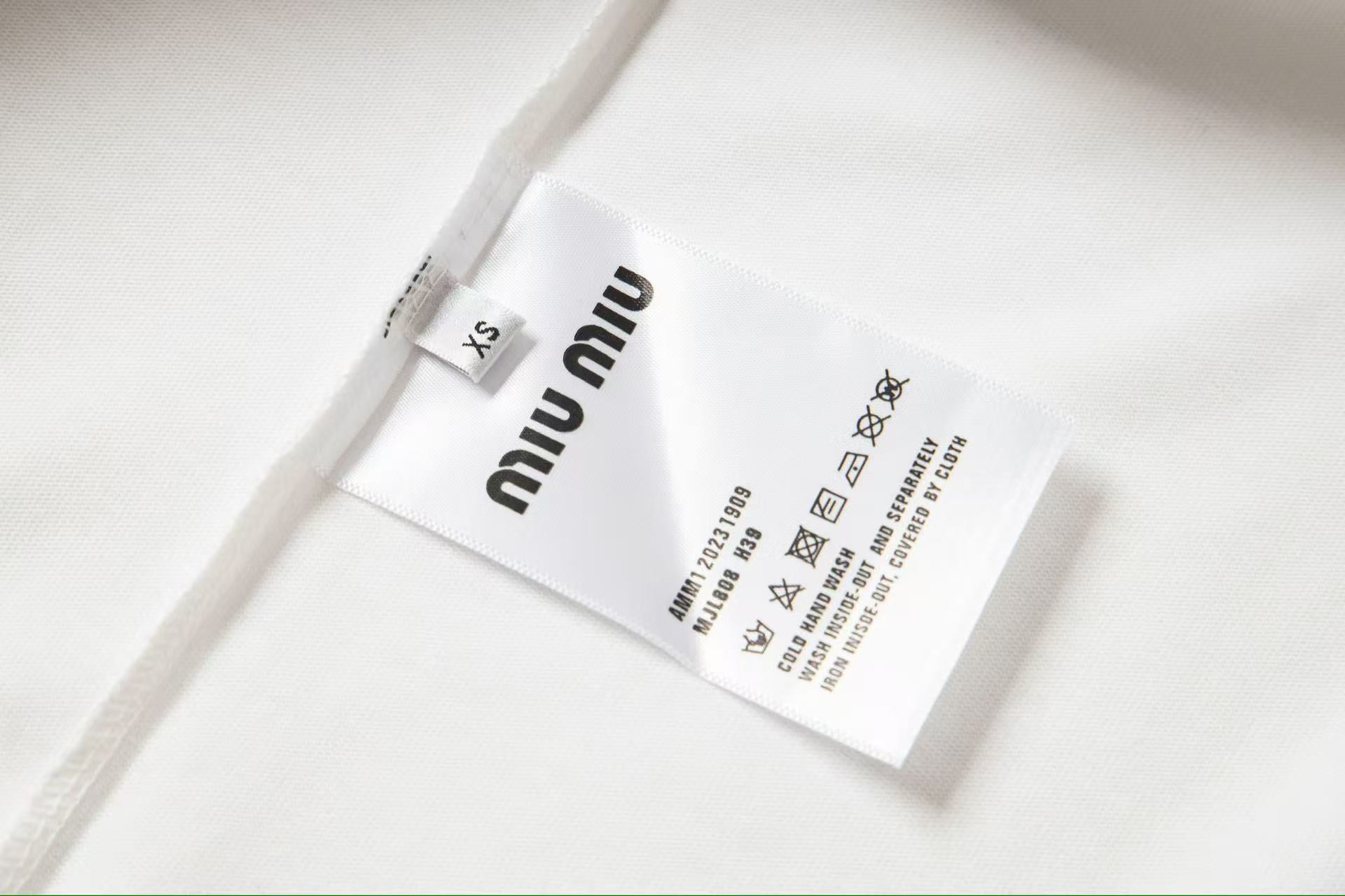 LuxluxHouse Best Quality Clothes Miu Miu T-shirt