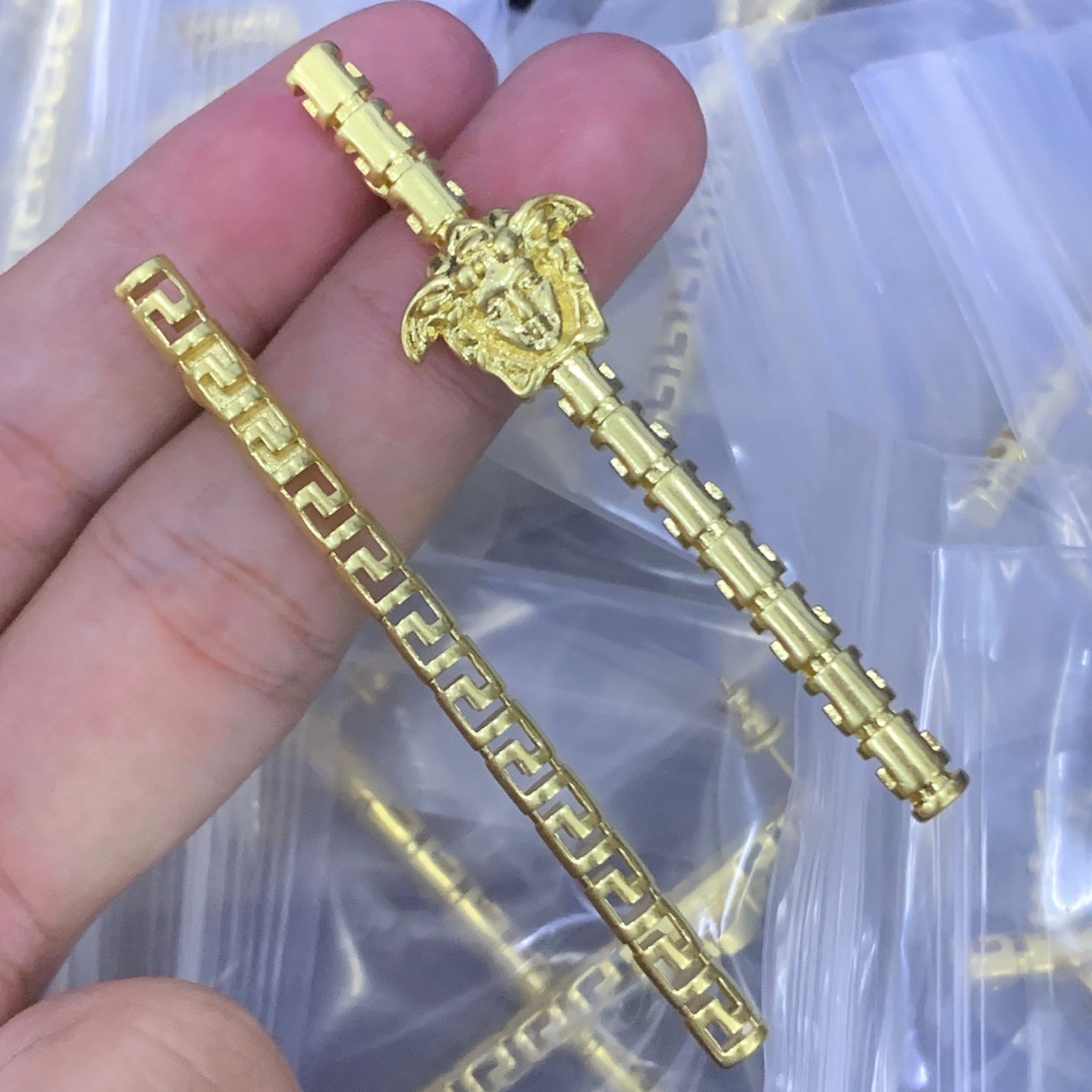 LuxluxHouse Low Price And High Quality Accessories Versace