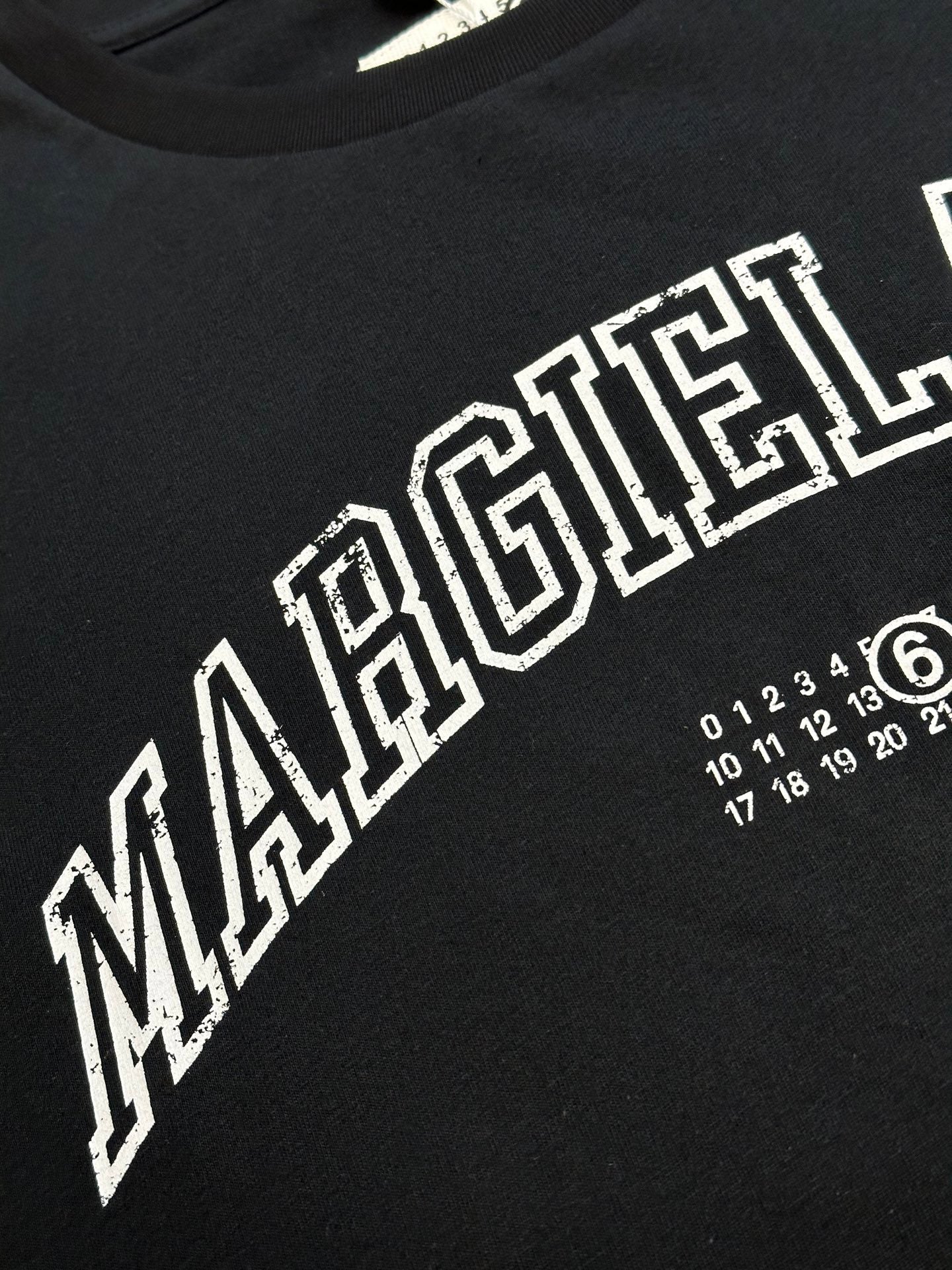 LuxluxHouse Best Quality Clothes T-shirt Chanel & Maison Margiela