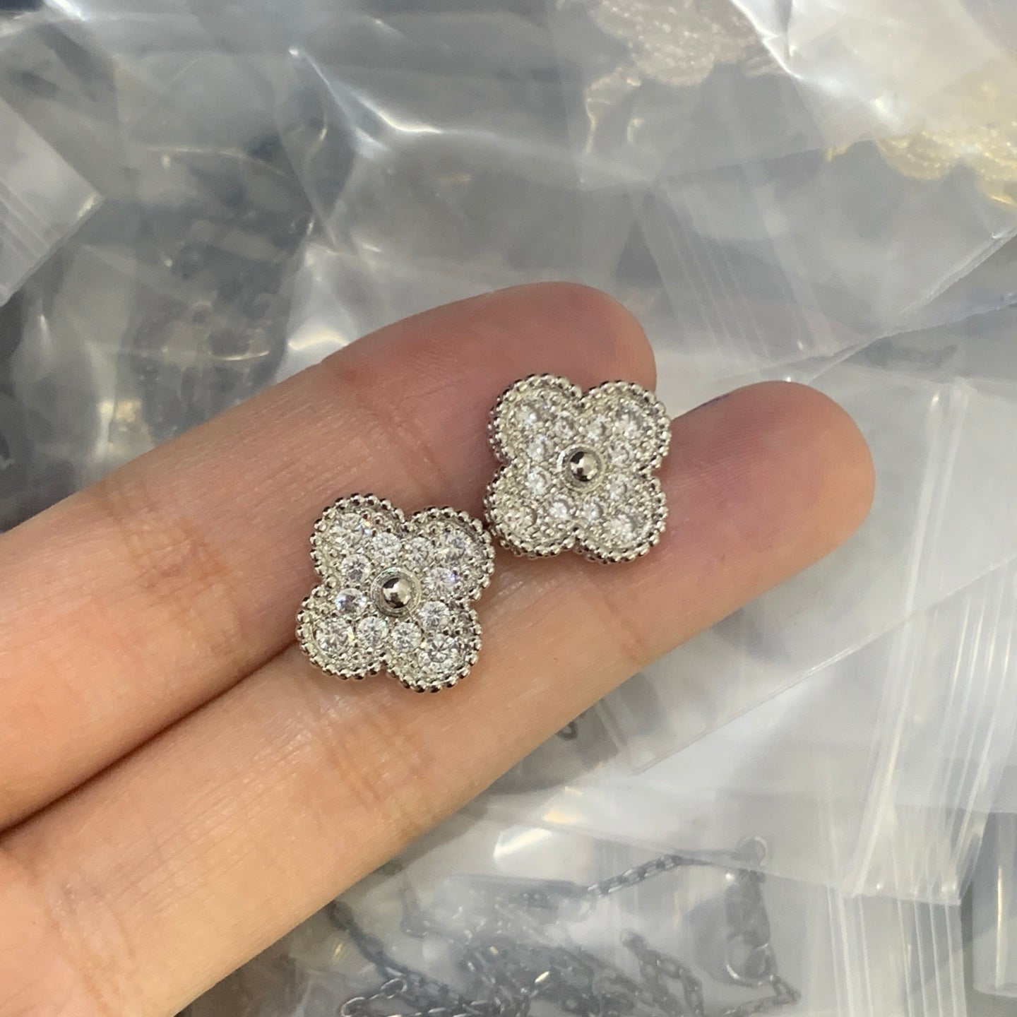 LuxluxHouse Low Price And High Quality Accessories Van Cleef & Arpels