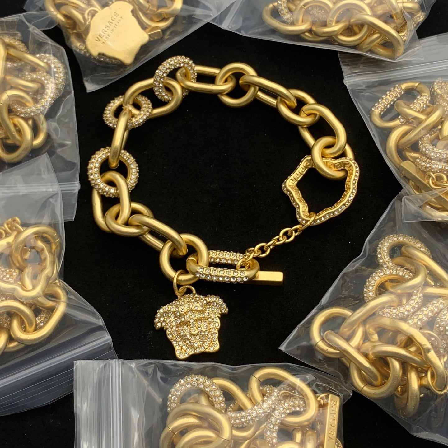 LuxluxHouse Low Price And High Quality Accessories Versace