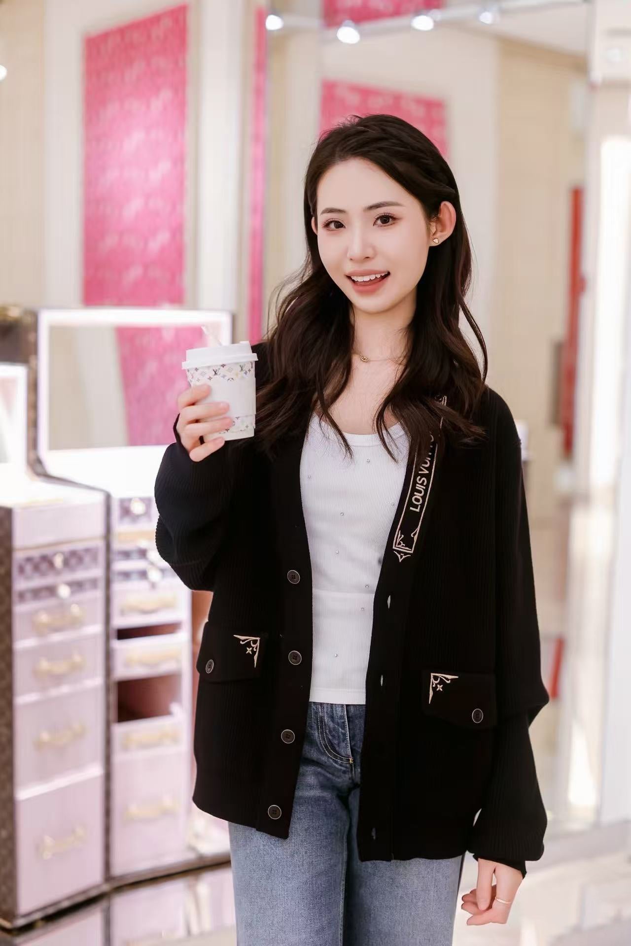 LuxluxHouse Best Quality Clothes Hoodie & Sweater Louis Vuitton