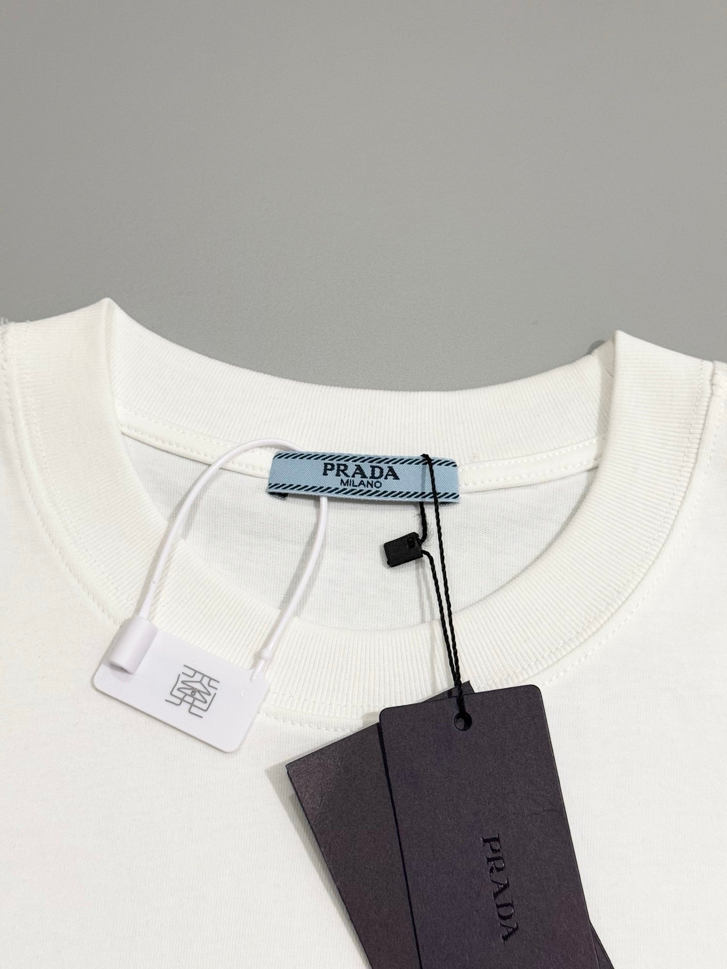 LuxluxHouse Best Quality Clothes T-shirt Prada