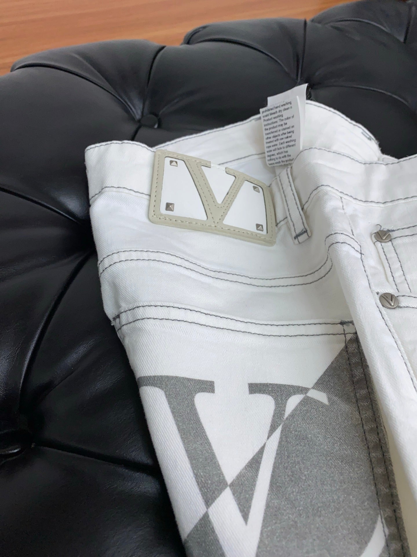 LuxluxHouse Best Quality Clothes Valentino Pants