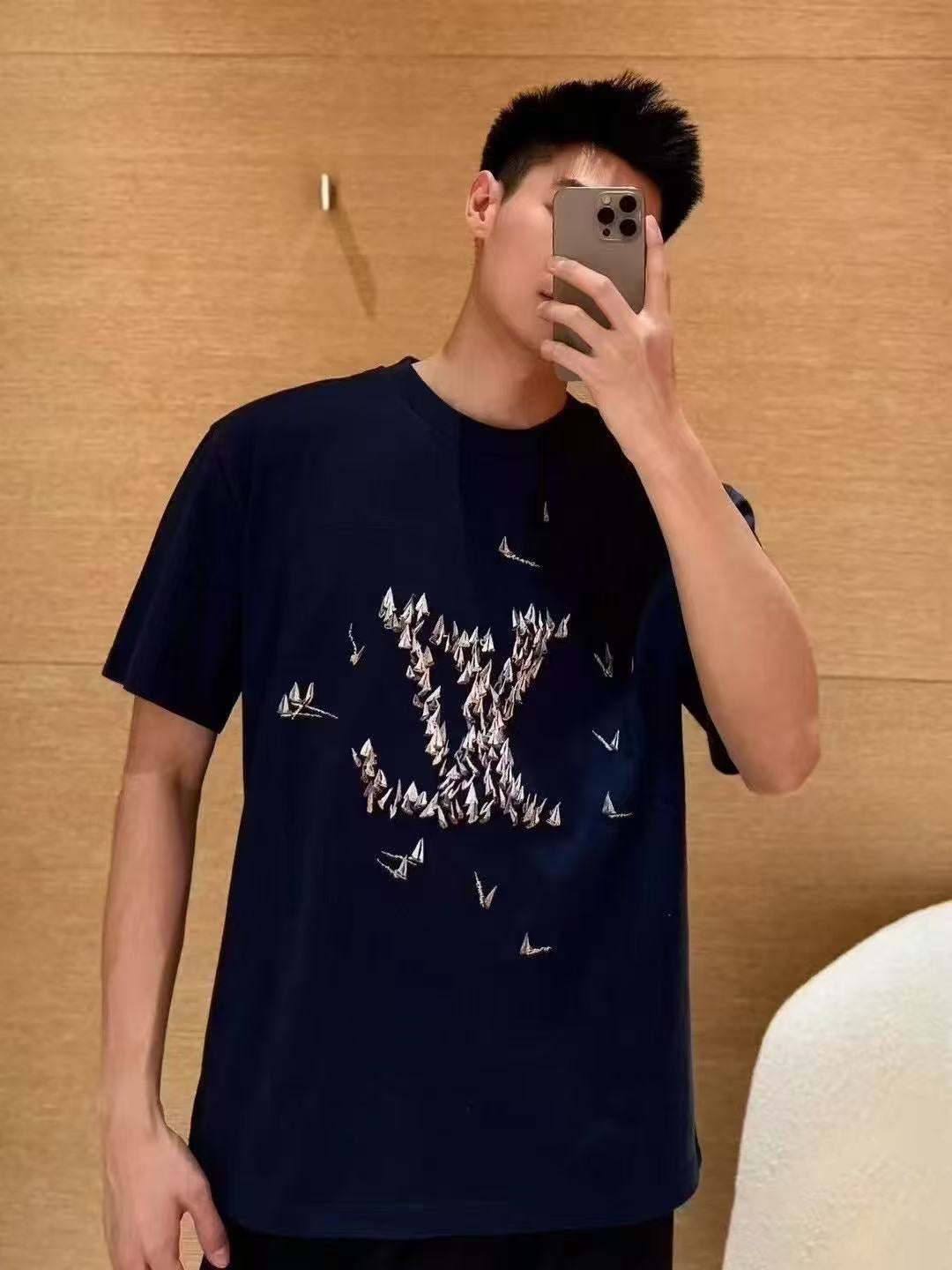 LuxluxHouse Best Quality Clothes T-shirt Louis Vuitton