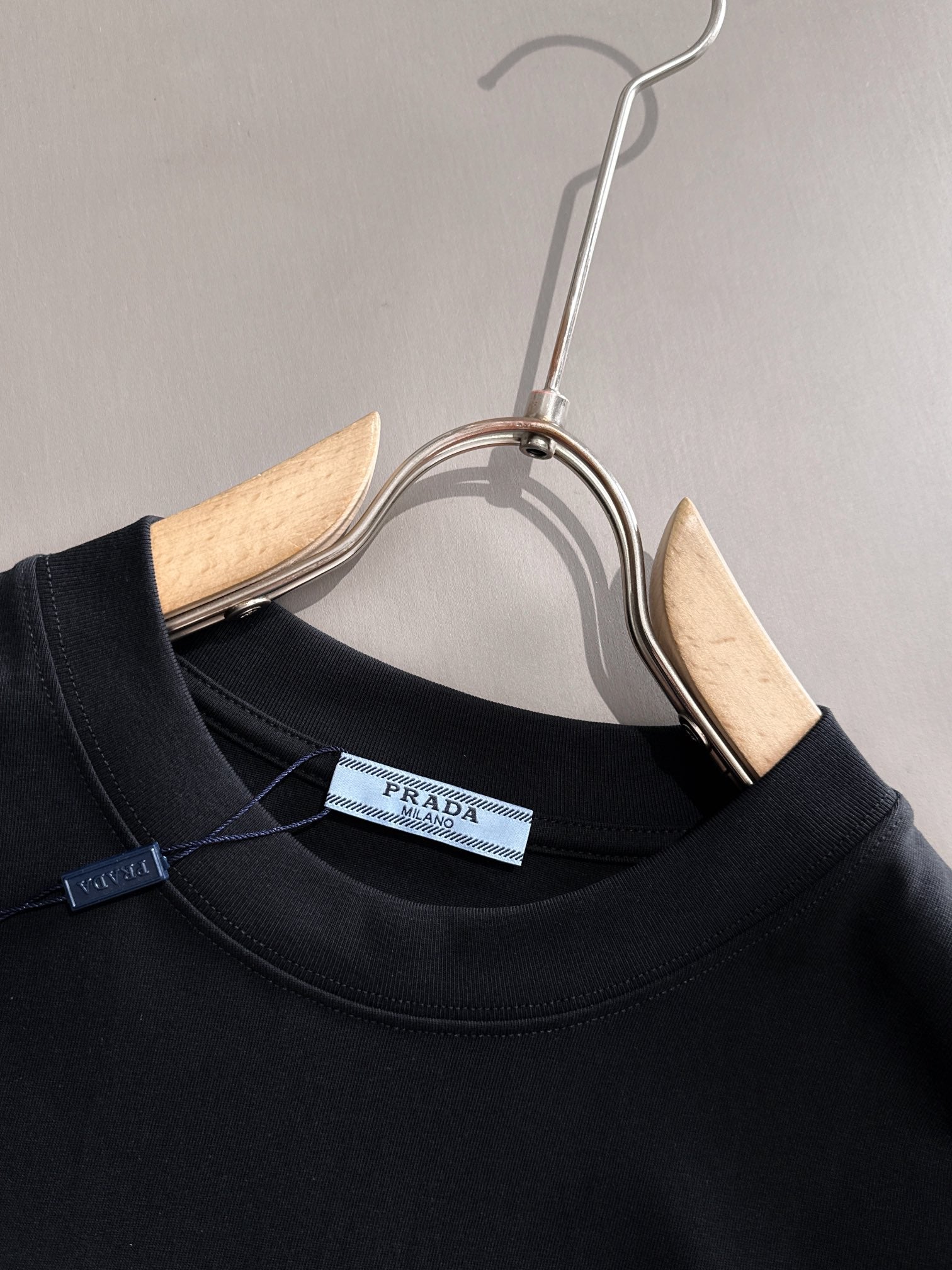 LuxluxHouse Best Quality Clothes T-shirt Prada