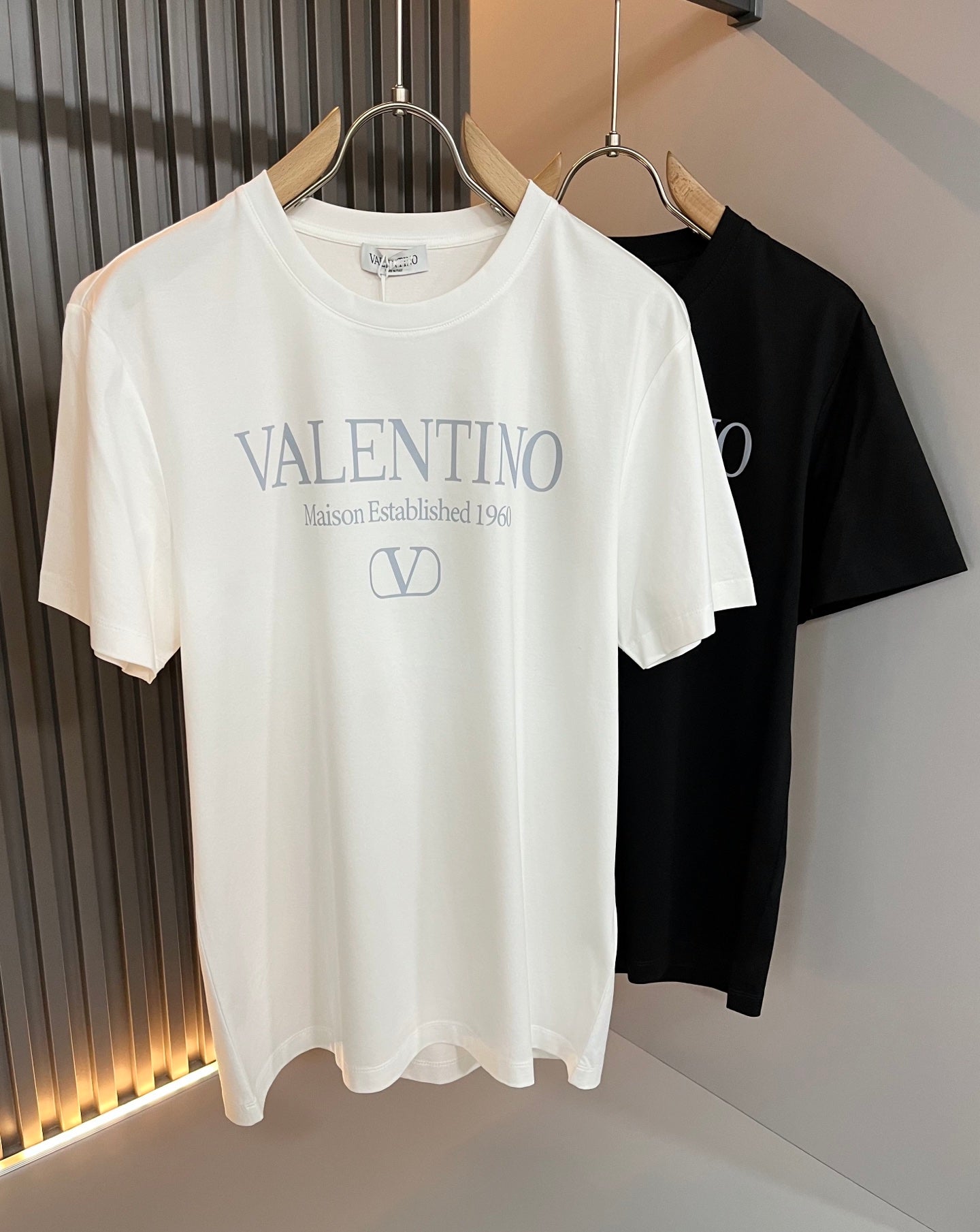 LuxluxHouse Best Quality Clothes Valentino T-shirt