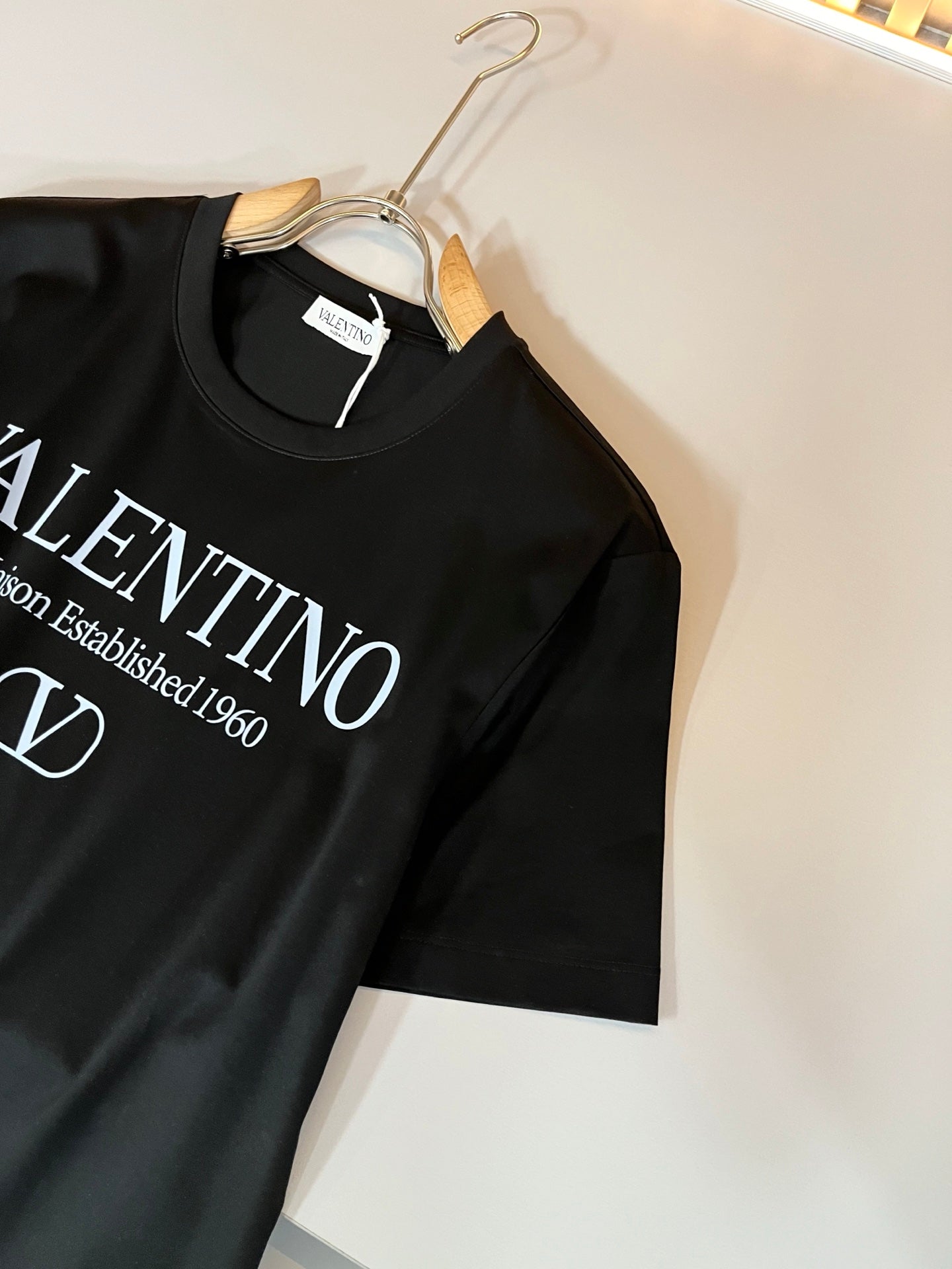 LuxluxHouse Best Quality Clothes Valentino T-shirt