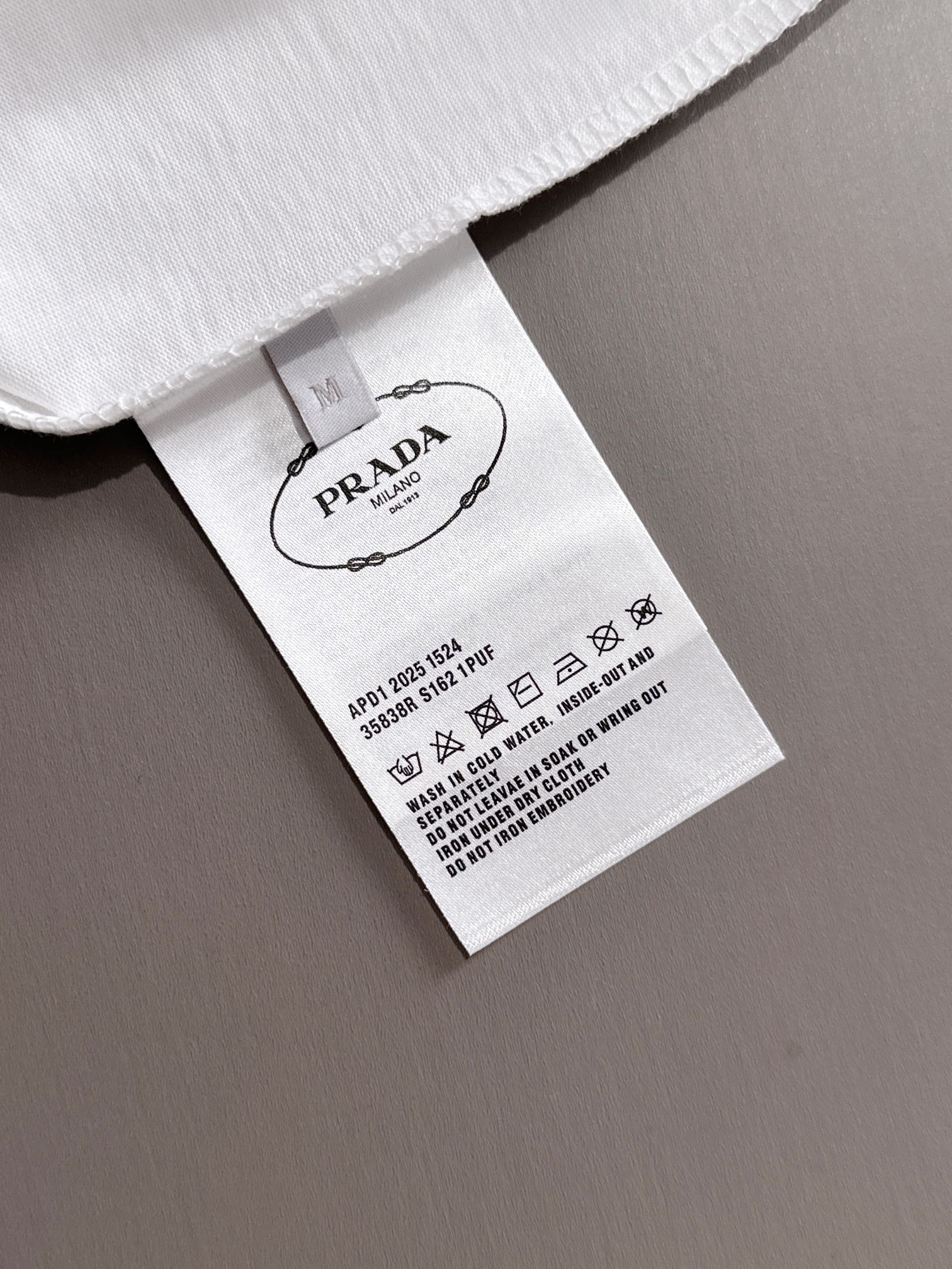 LuxluxHouse Best Quality Clothes T-shirt Prada