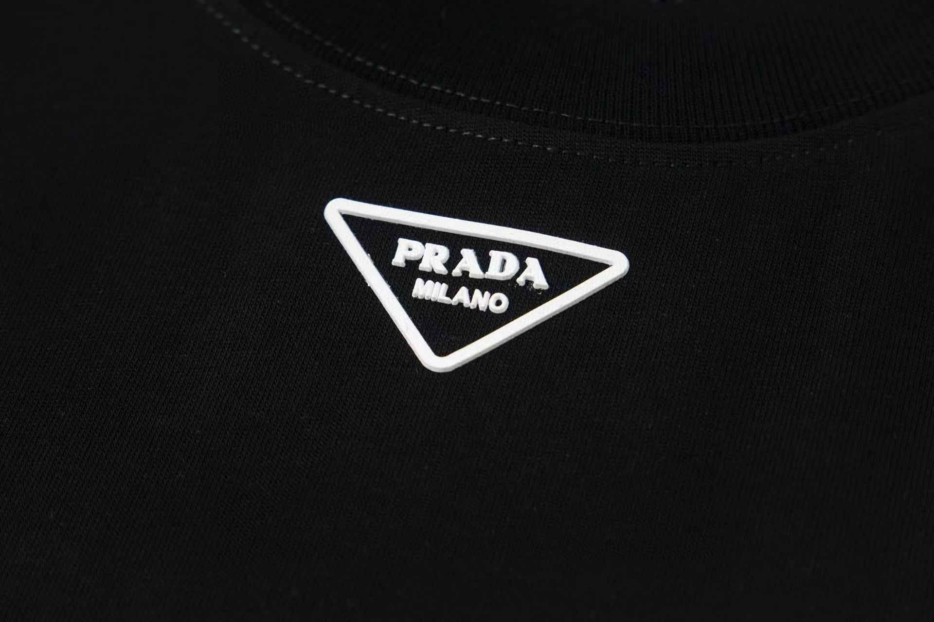LuxluxHouse Best Quality Clothes T-shirt Prada