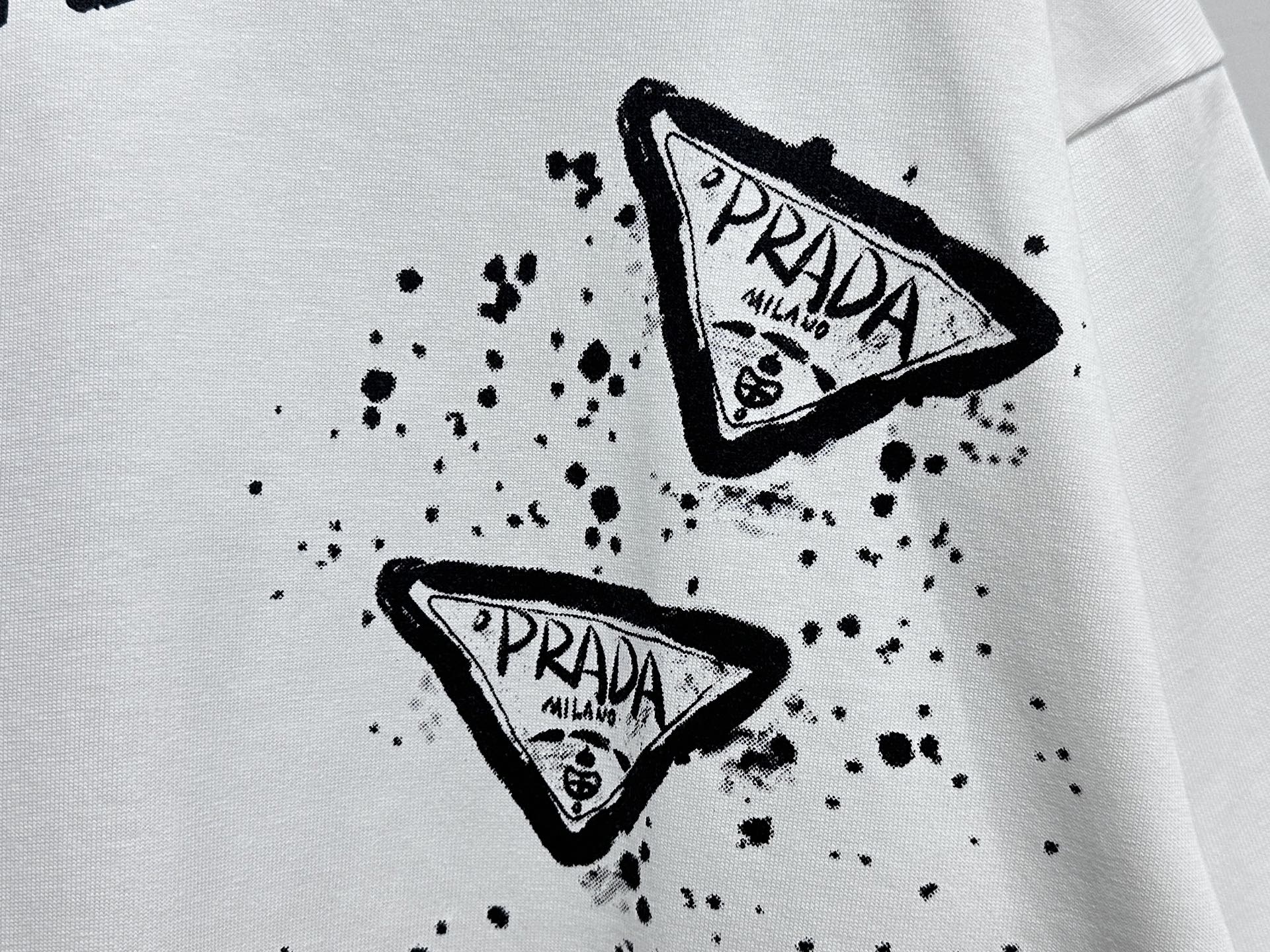 LuxluxHouse Best Quality Clothes T-shirt Prada