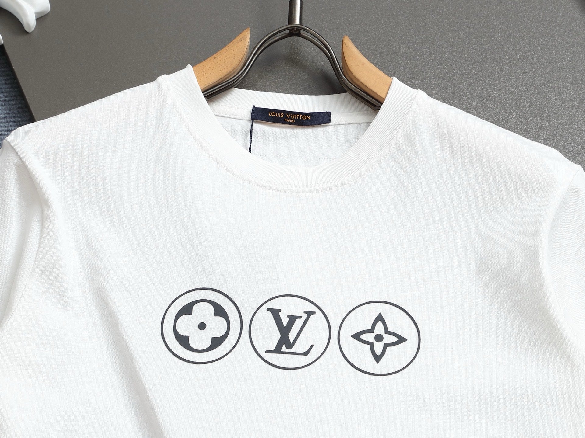 LuxluxHouse Best Quality Clothes T-shirt Louis Vuitton