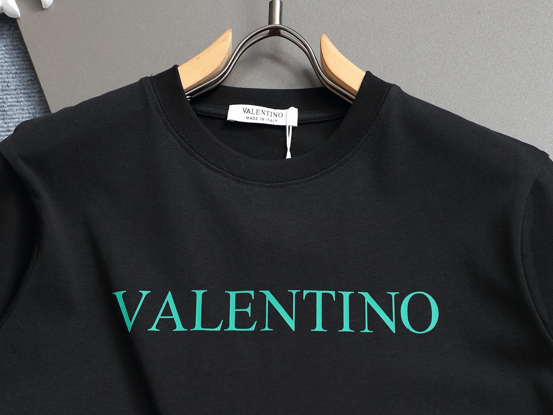 LuxluxHouse Best Quality Clothes Valentino T-shirt