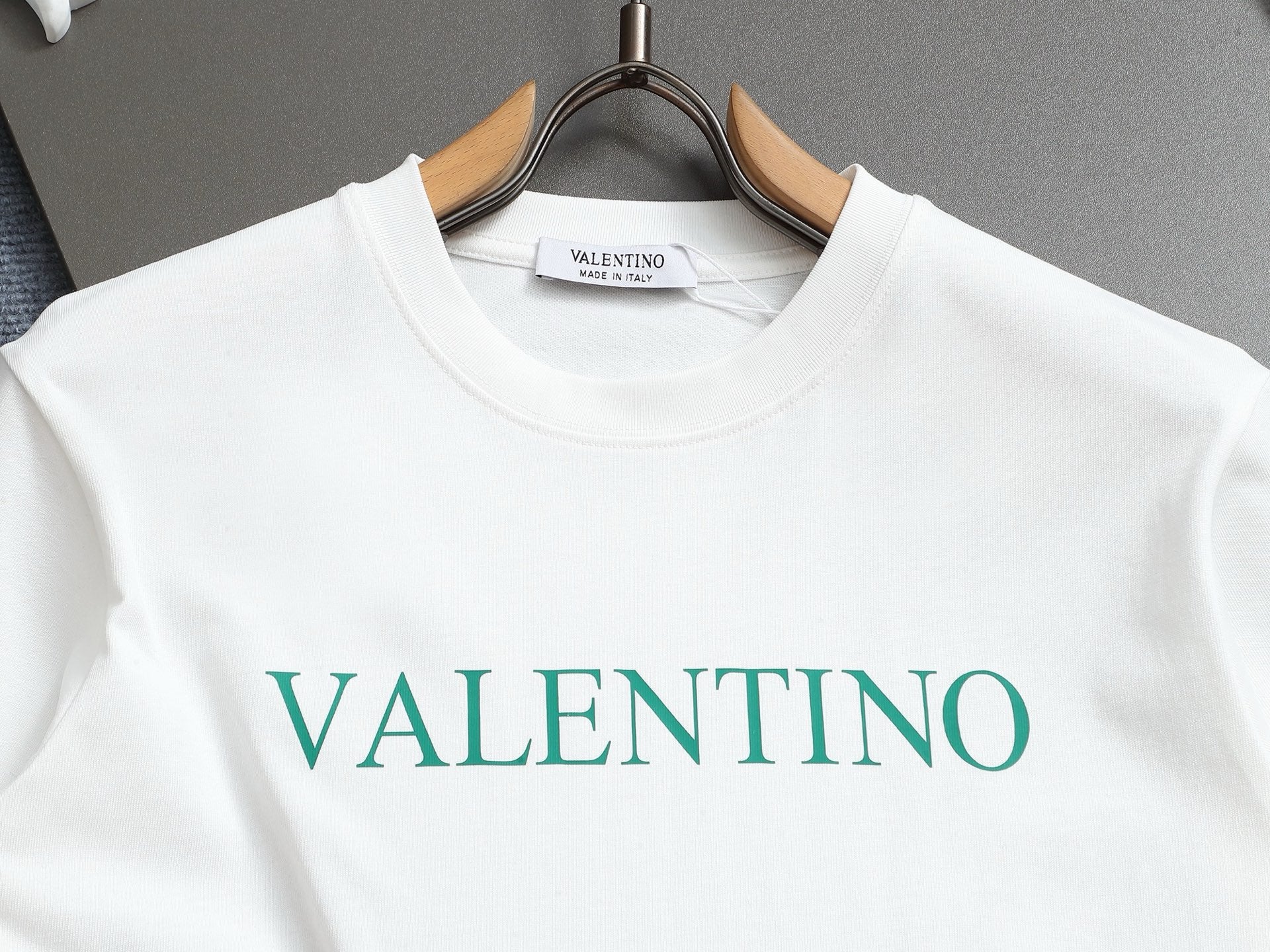 LuxluxHouse Best Quality Clothes Valentino T-shirt
