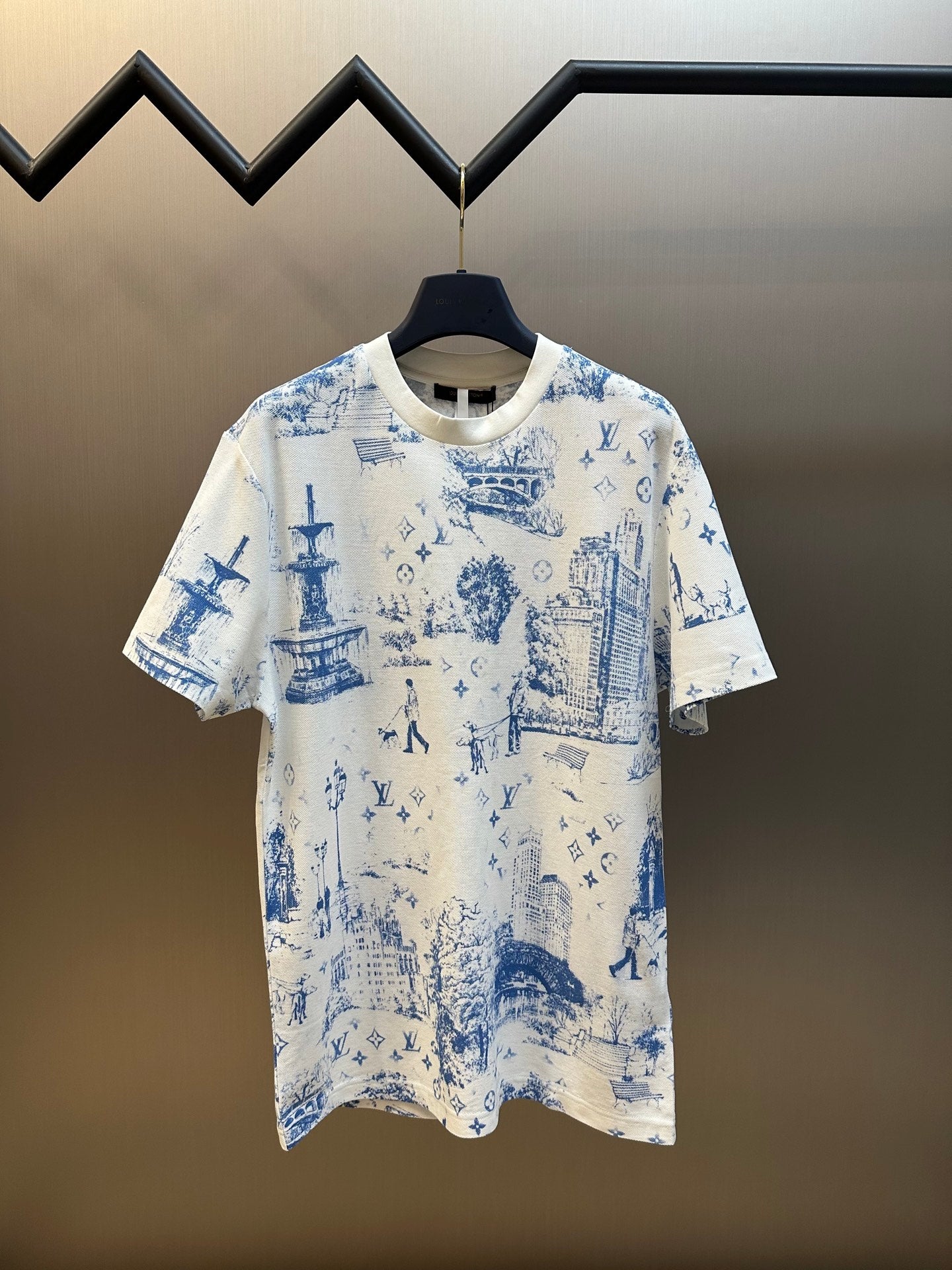 LuxluxHouse Best Quality Clothes T-shirt Louis Vuitton