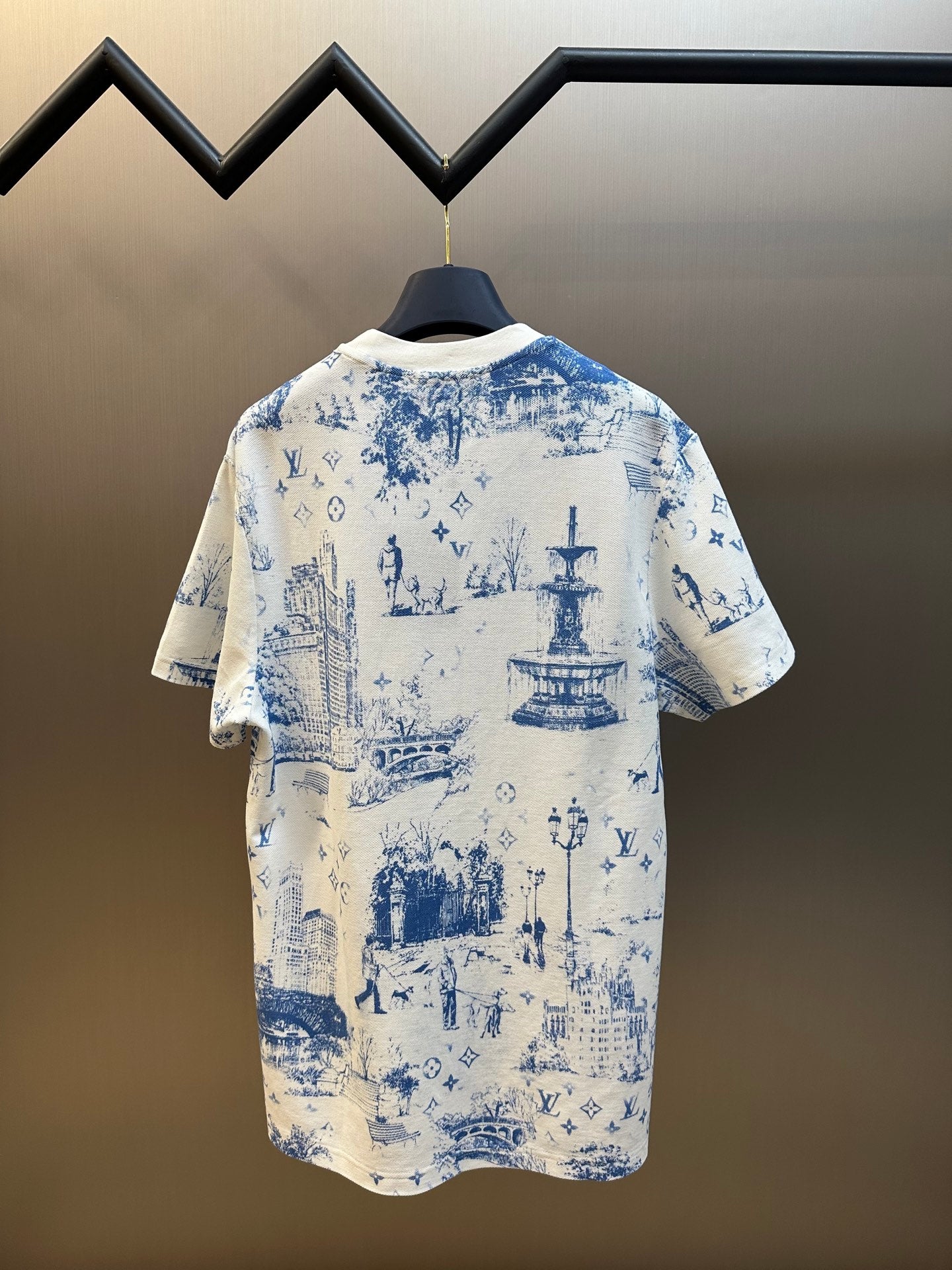 LuxluxHouse Best Quality Clothes T-shirt Louis Vuitton