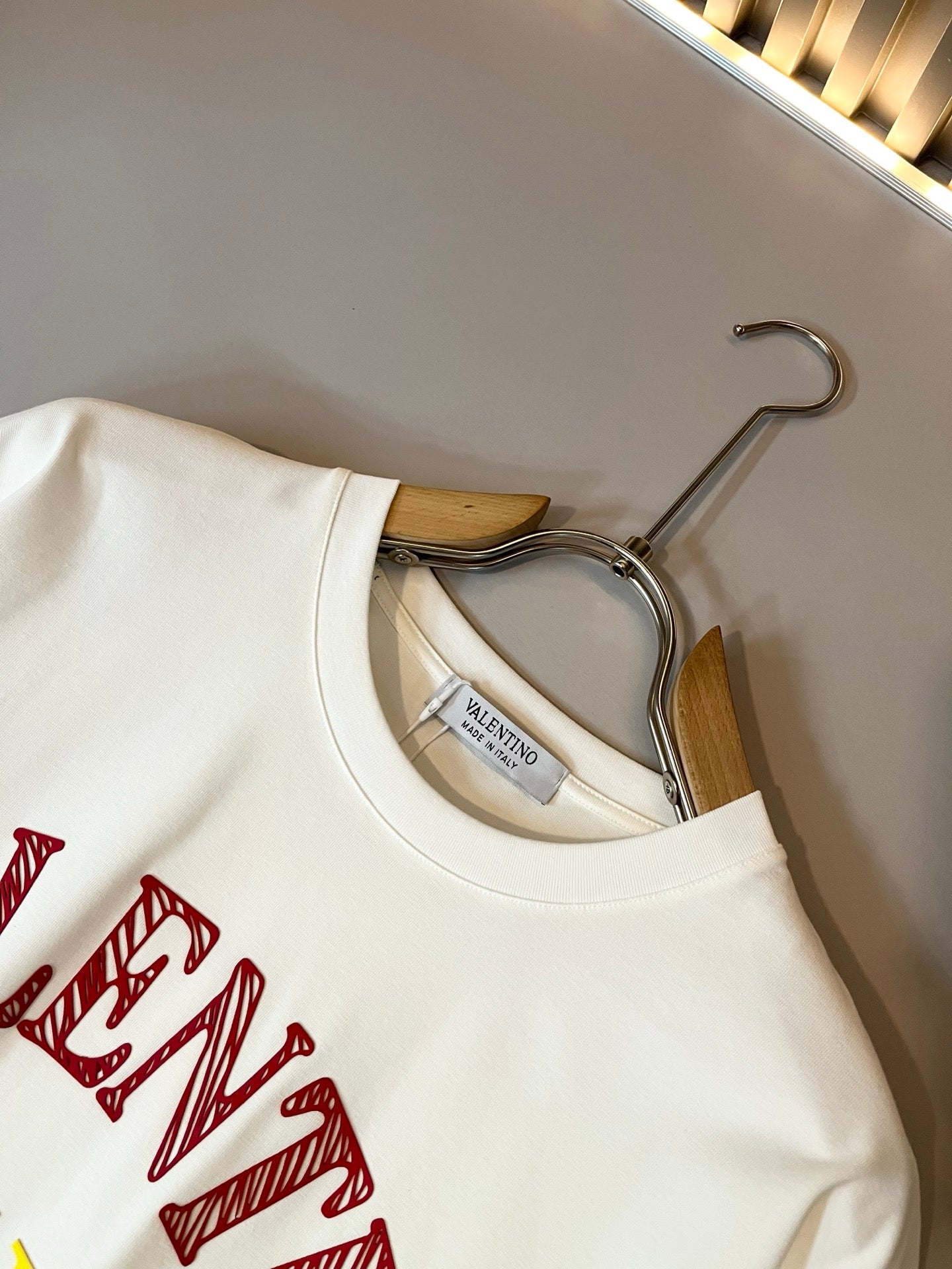 LuxluxHouse Best Quality Clothes Valentino T-shirt