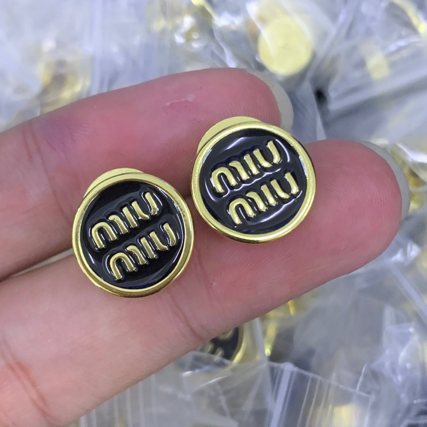 LuxluxHouse Low Price And High Quality Accessories Miu Miu