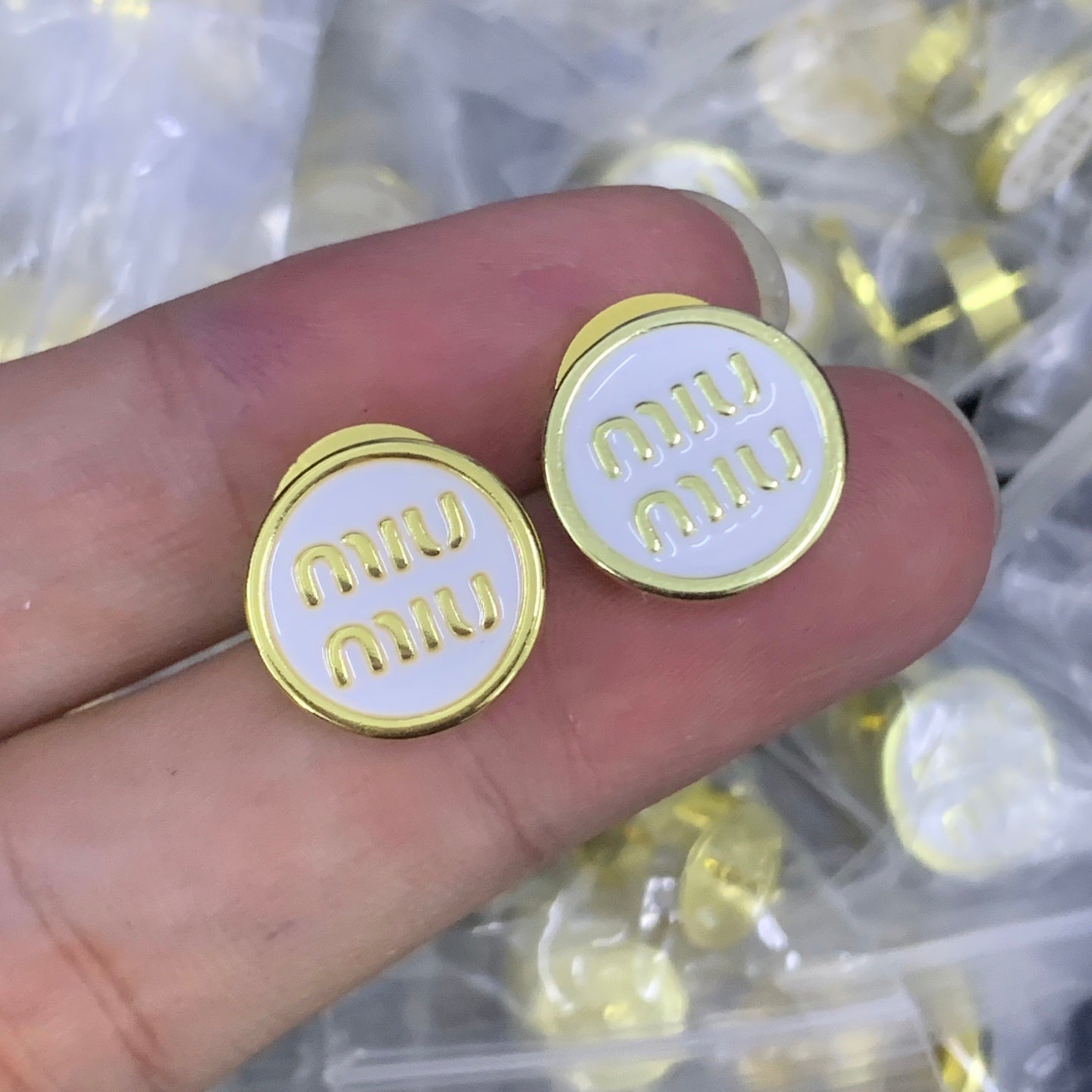 LuxluxHouse Low Price And High Quality Accessories Miu Miu