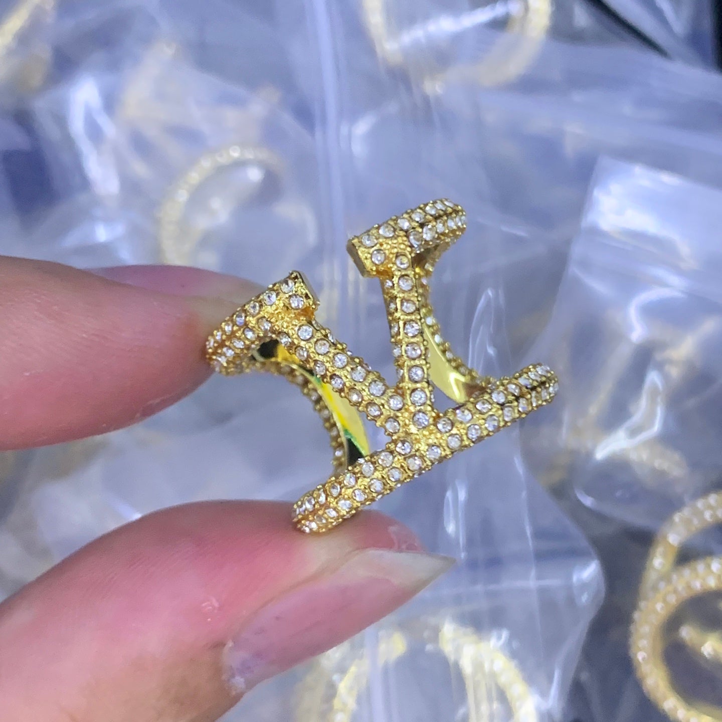 LuxluxHouse Low Price And High Quality Accessories Valentino