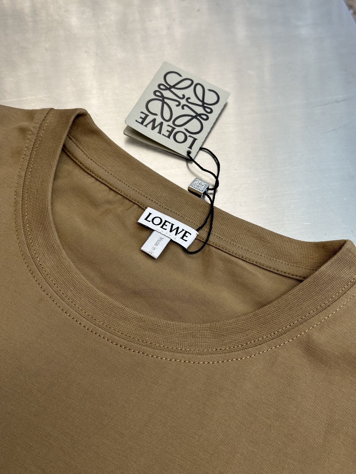 LuxluxHouse Best Quality Clothes T-shirt Loewe