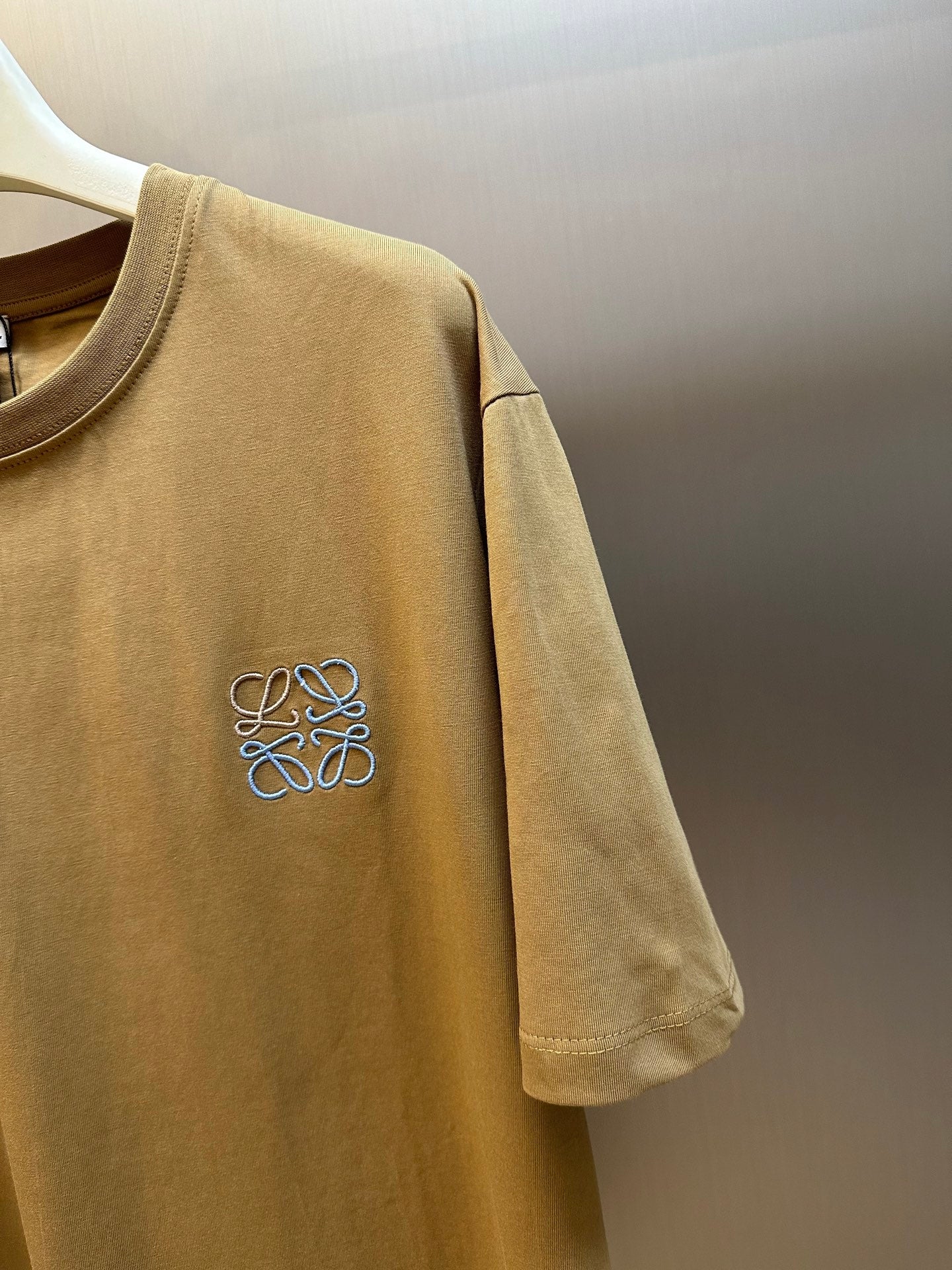 LuxluxHouse Best Quality Clothes T-shirt Loewe