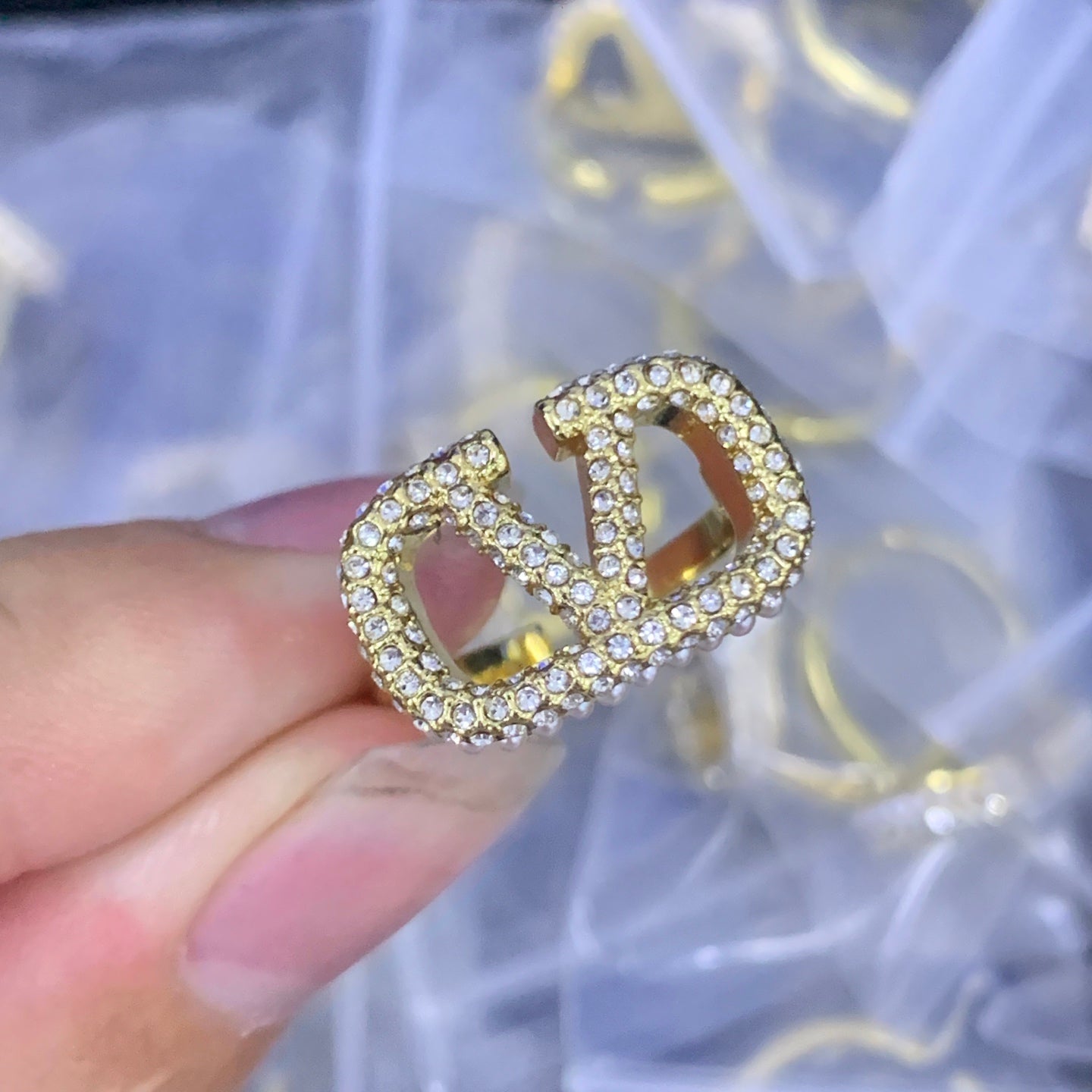 LuxluxHouse Low Price And High Quality Accessories Valentino