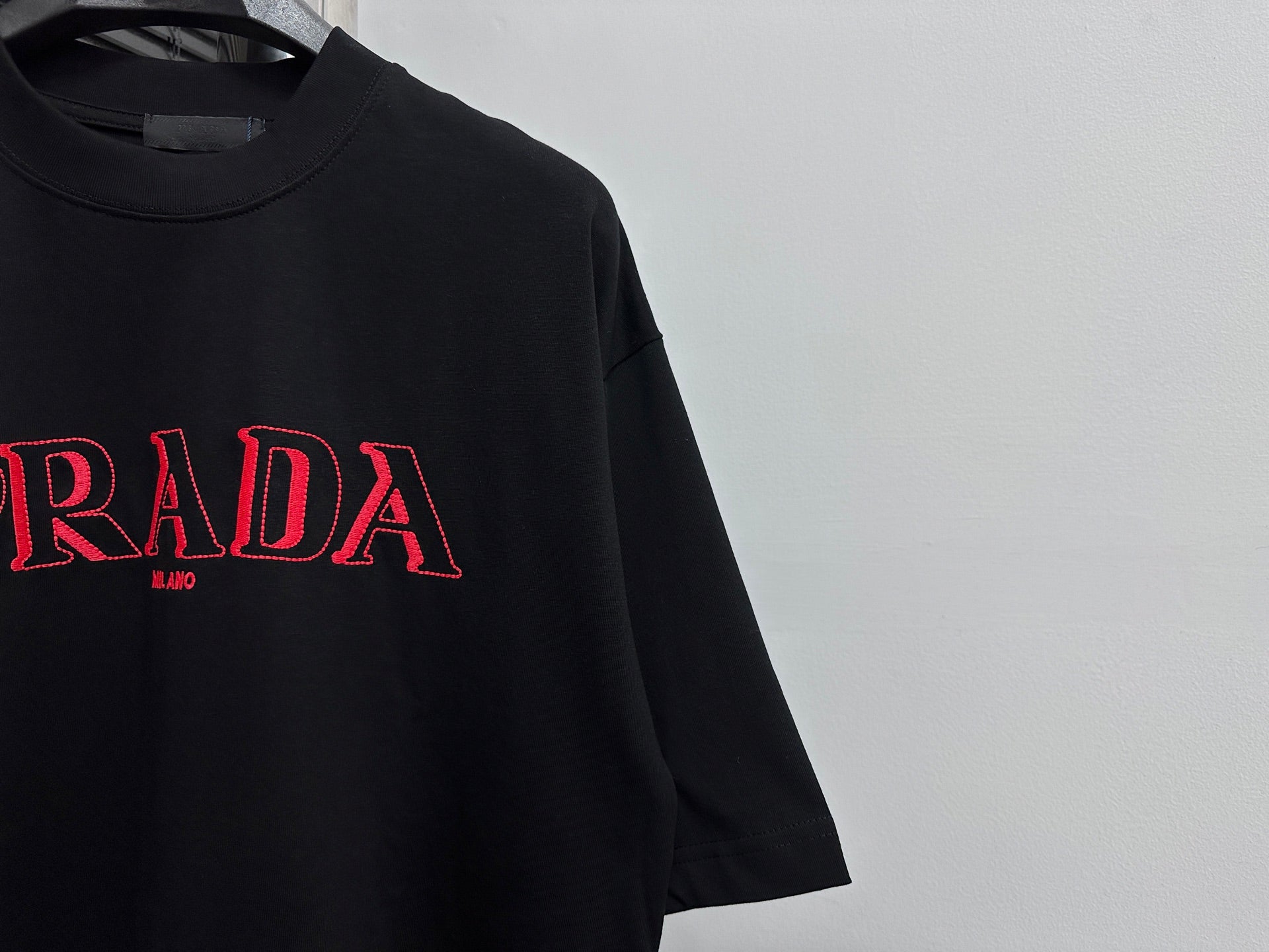 LuxluxHouse Best Quality Clothes T-shirt Prada