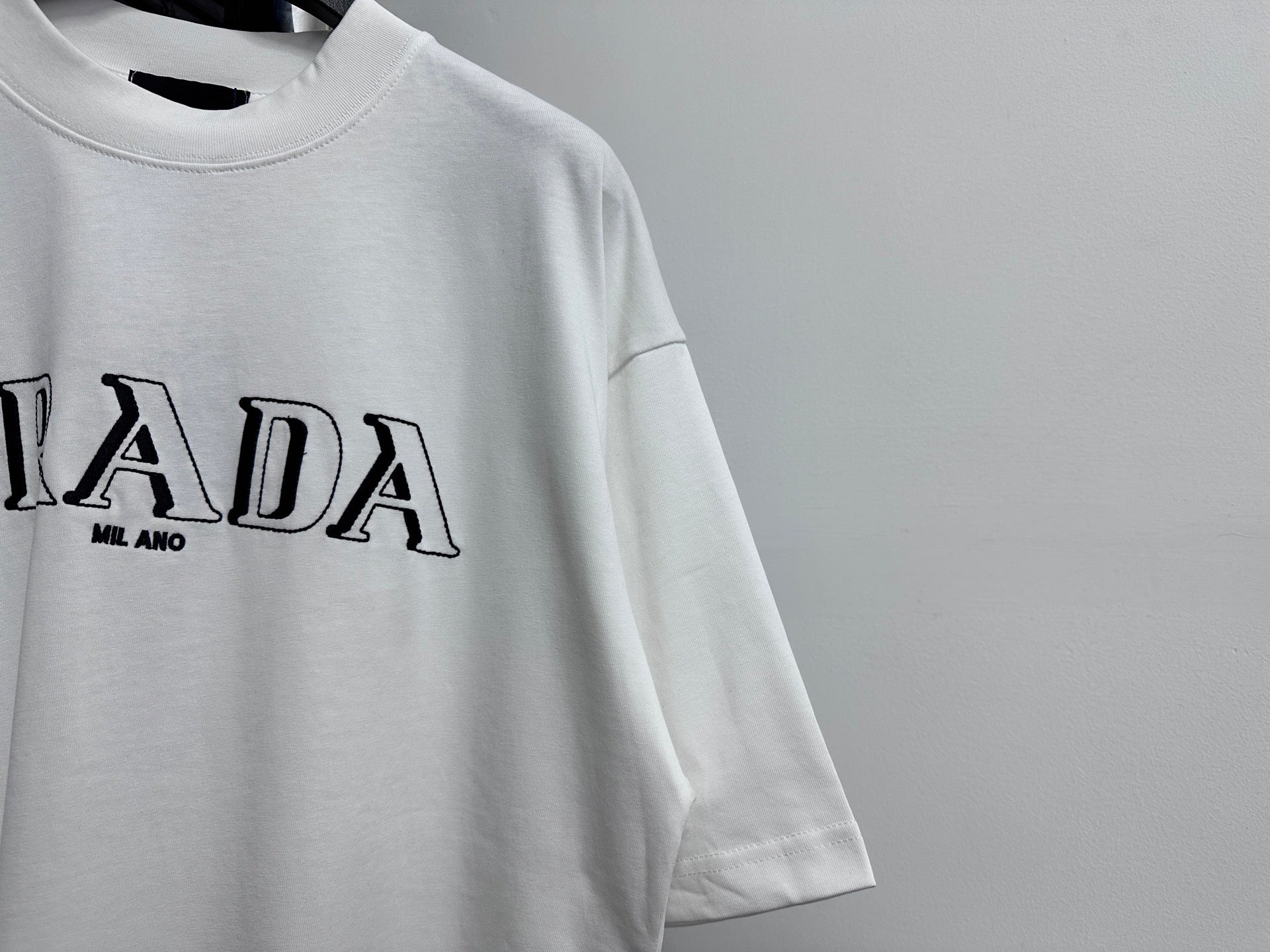 LuxluxHouse Best Quality Clothes T-shirt Prada