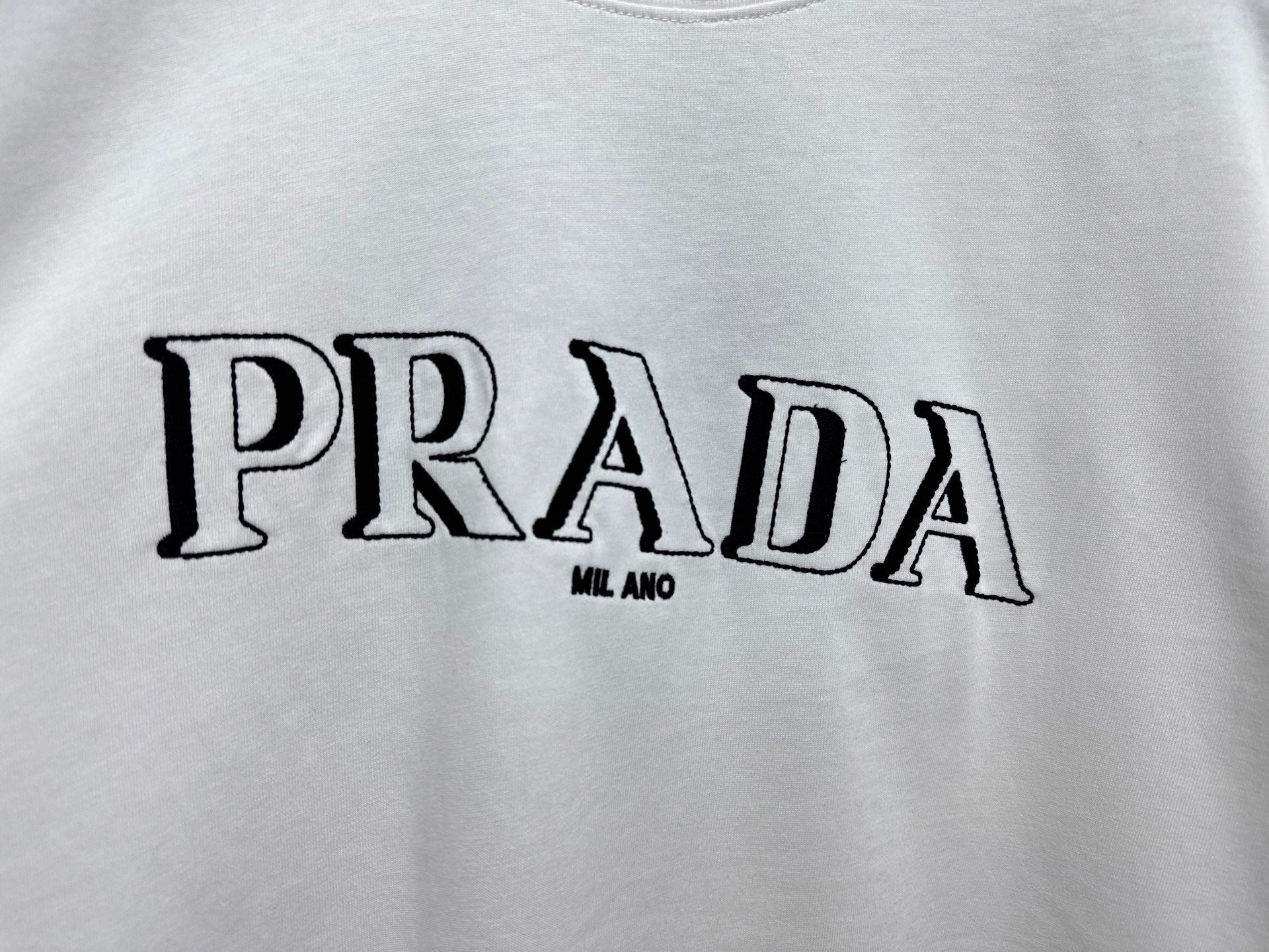 LuxluxHouse Best Quality Clothes T-shirt Prada