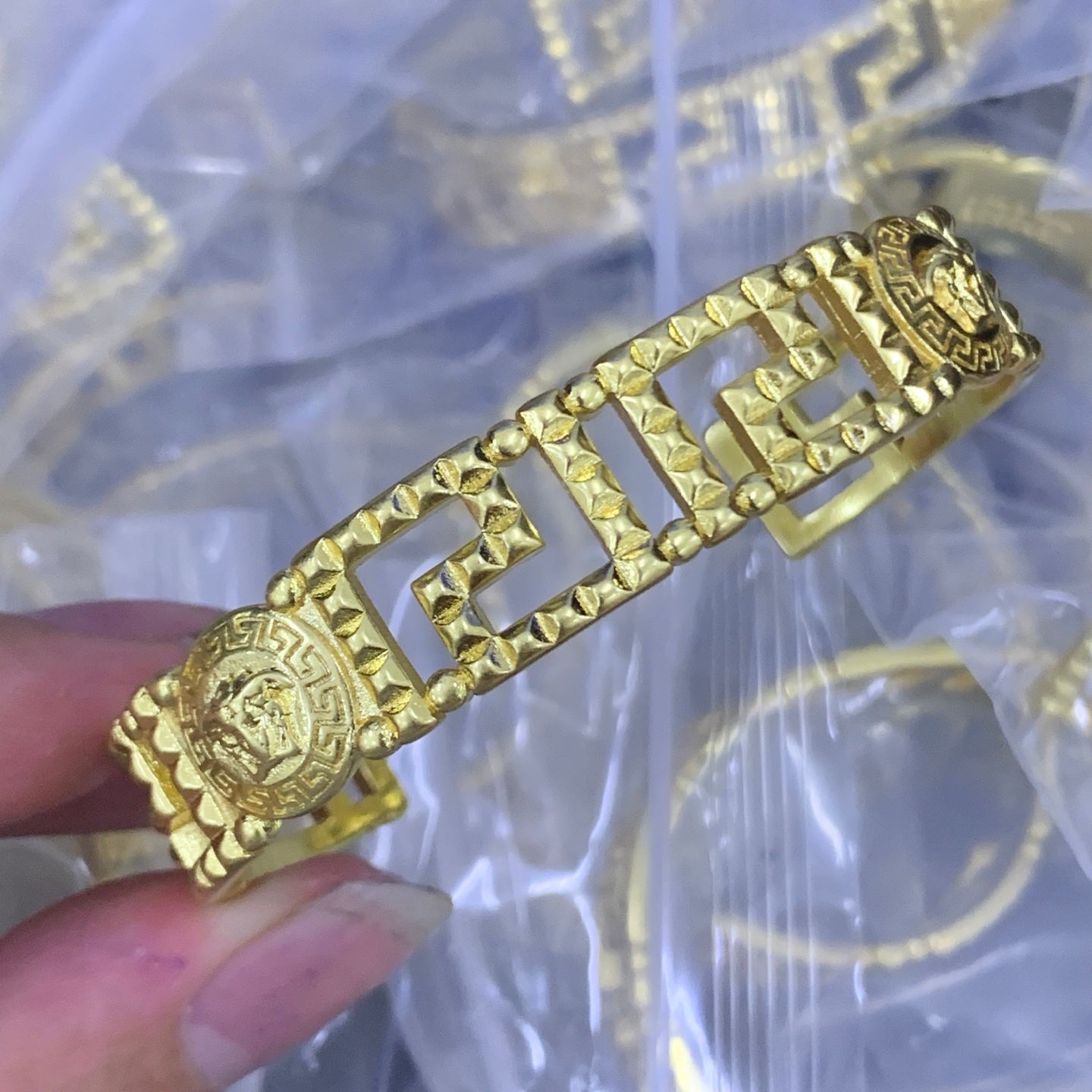 LuxluxHouse Low Price And High Quality Accessories Versace