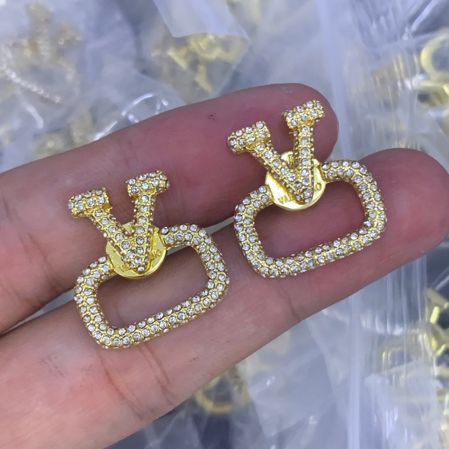 LuxluxHouse Low Price And High Quality Accessories Valentino