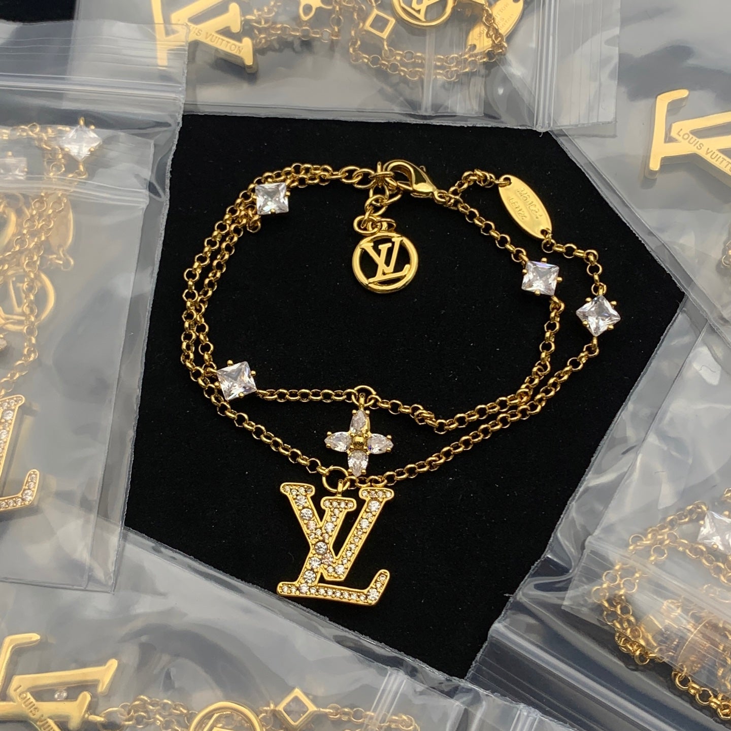 LuxluxHouse Low Price And High Quality Accessories Louis Vuitton