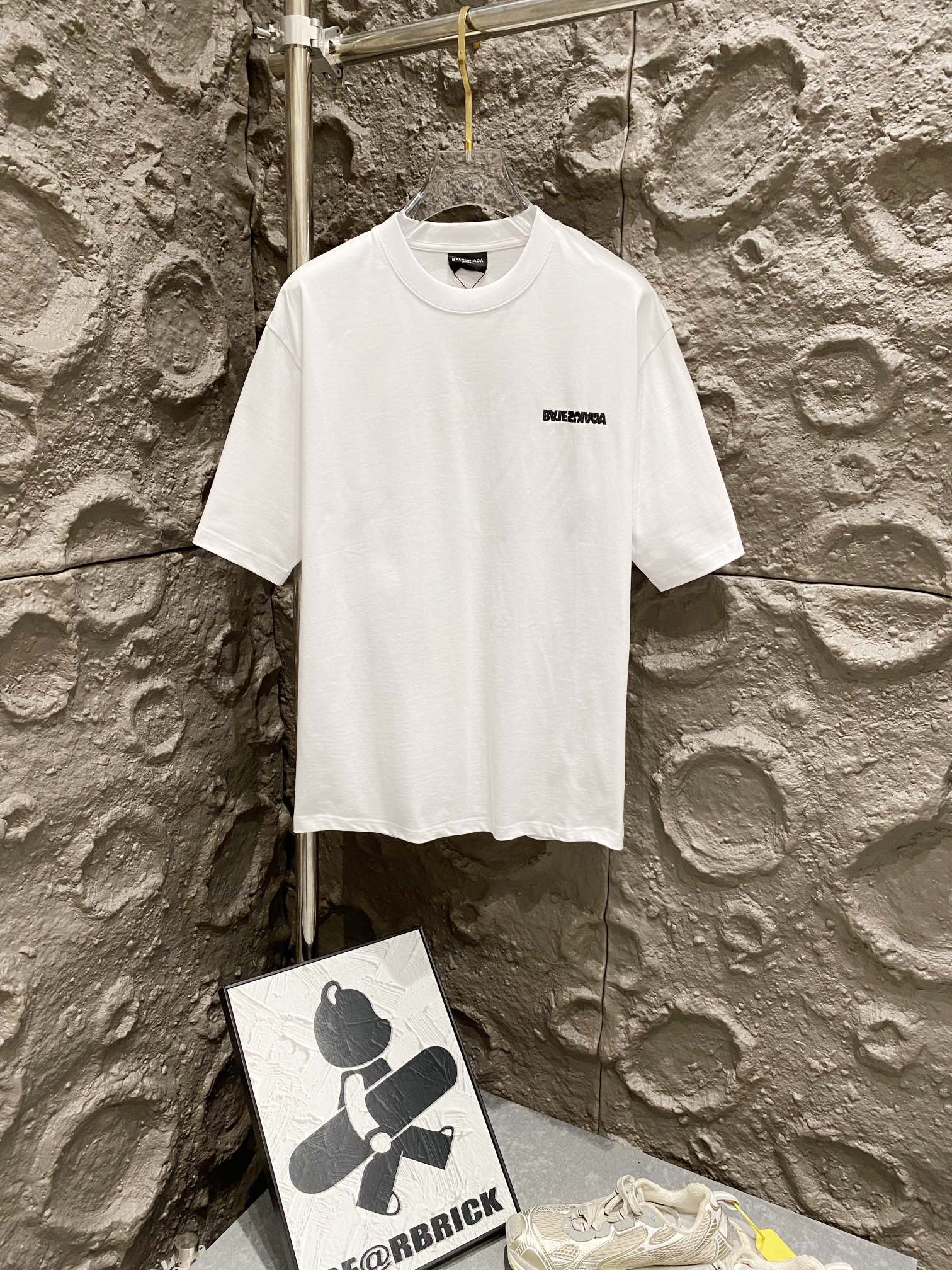 LuxluxHouse Best Quality Clothes Balenciaga T-shirt