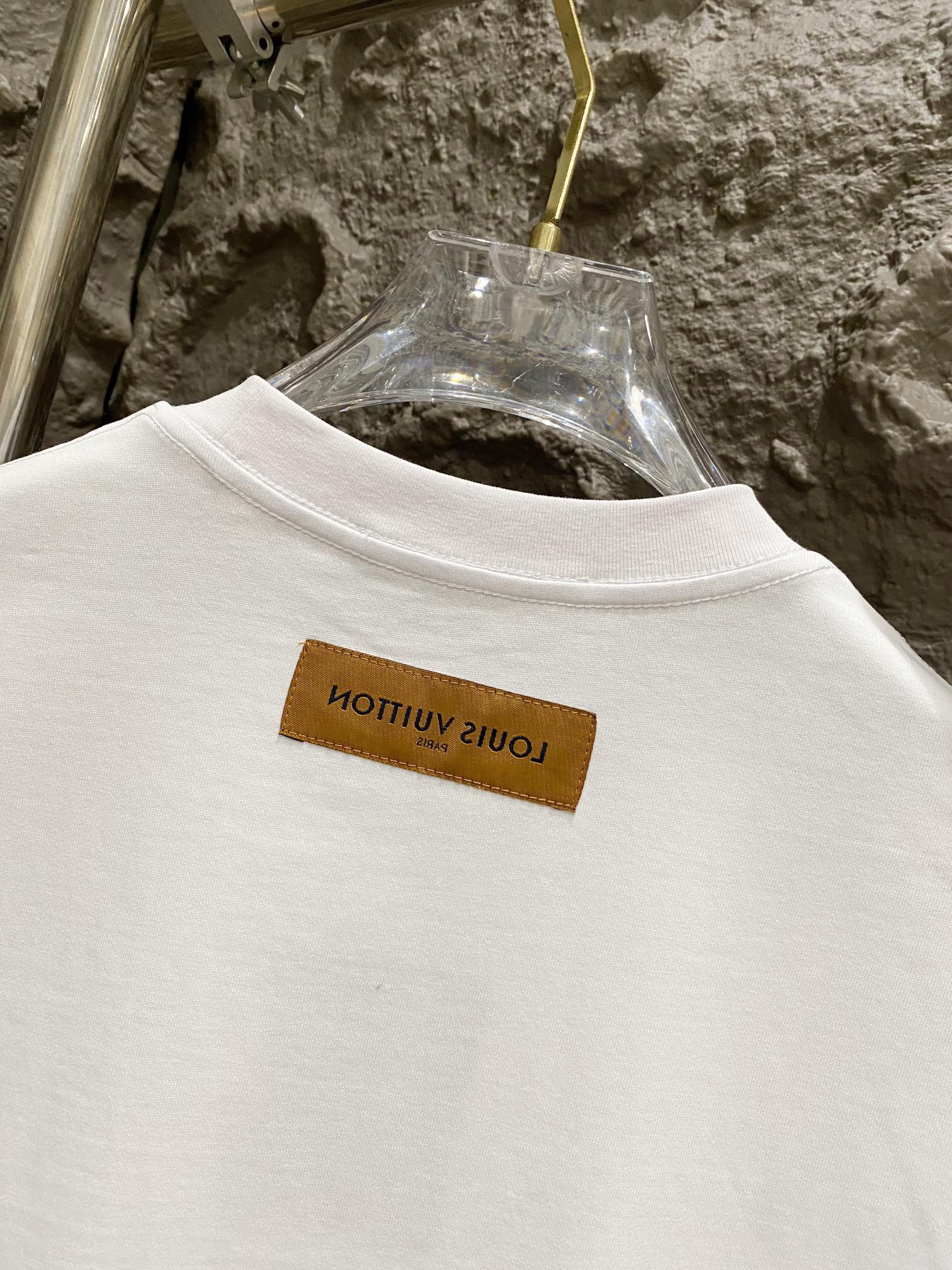 LuxluxHouse Best Quality Clothes T-shirt Louis Vuitton