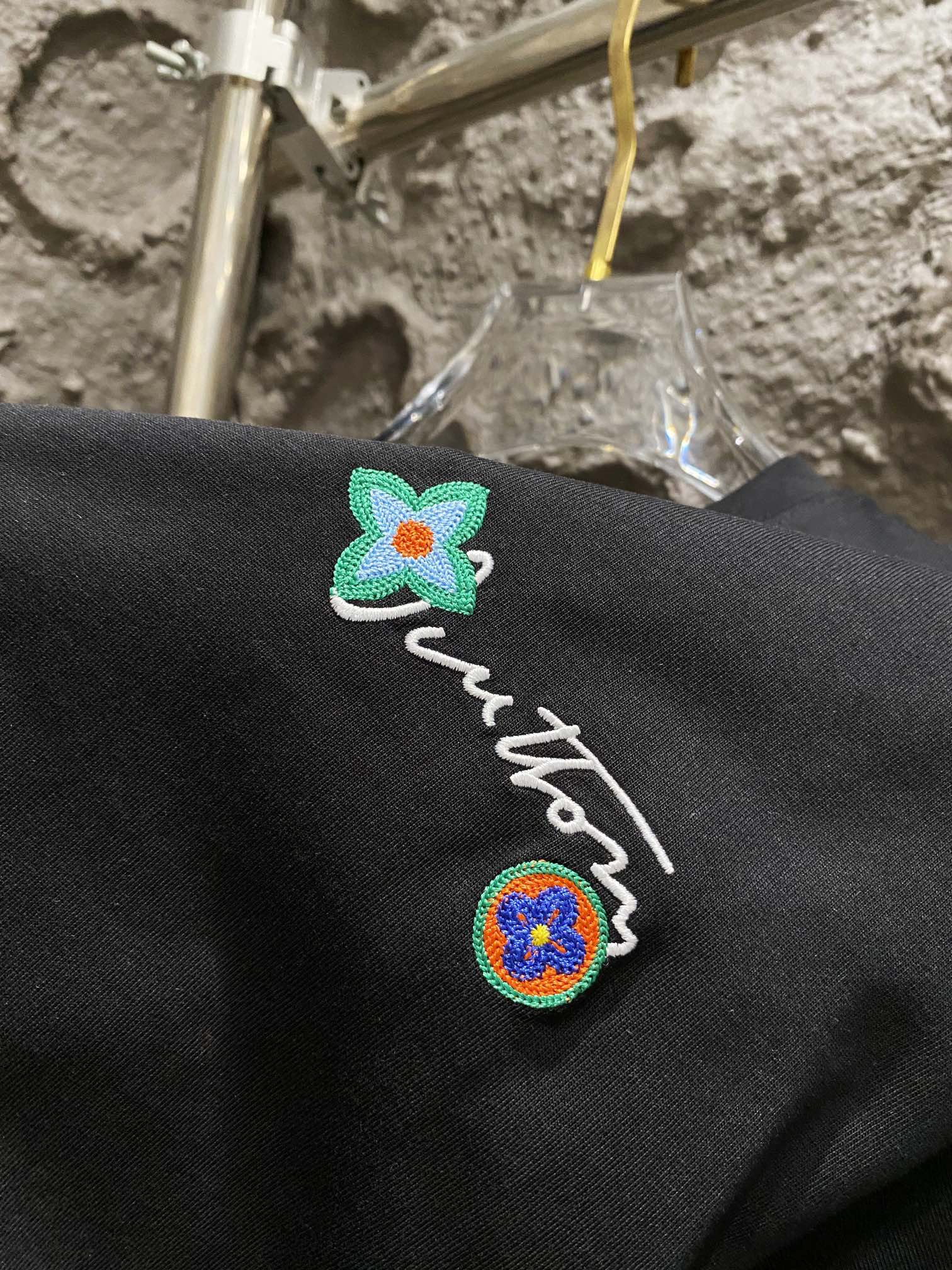 LuxluxHouse Best Quality Clothes T-shirt Louis Vuitton