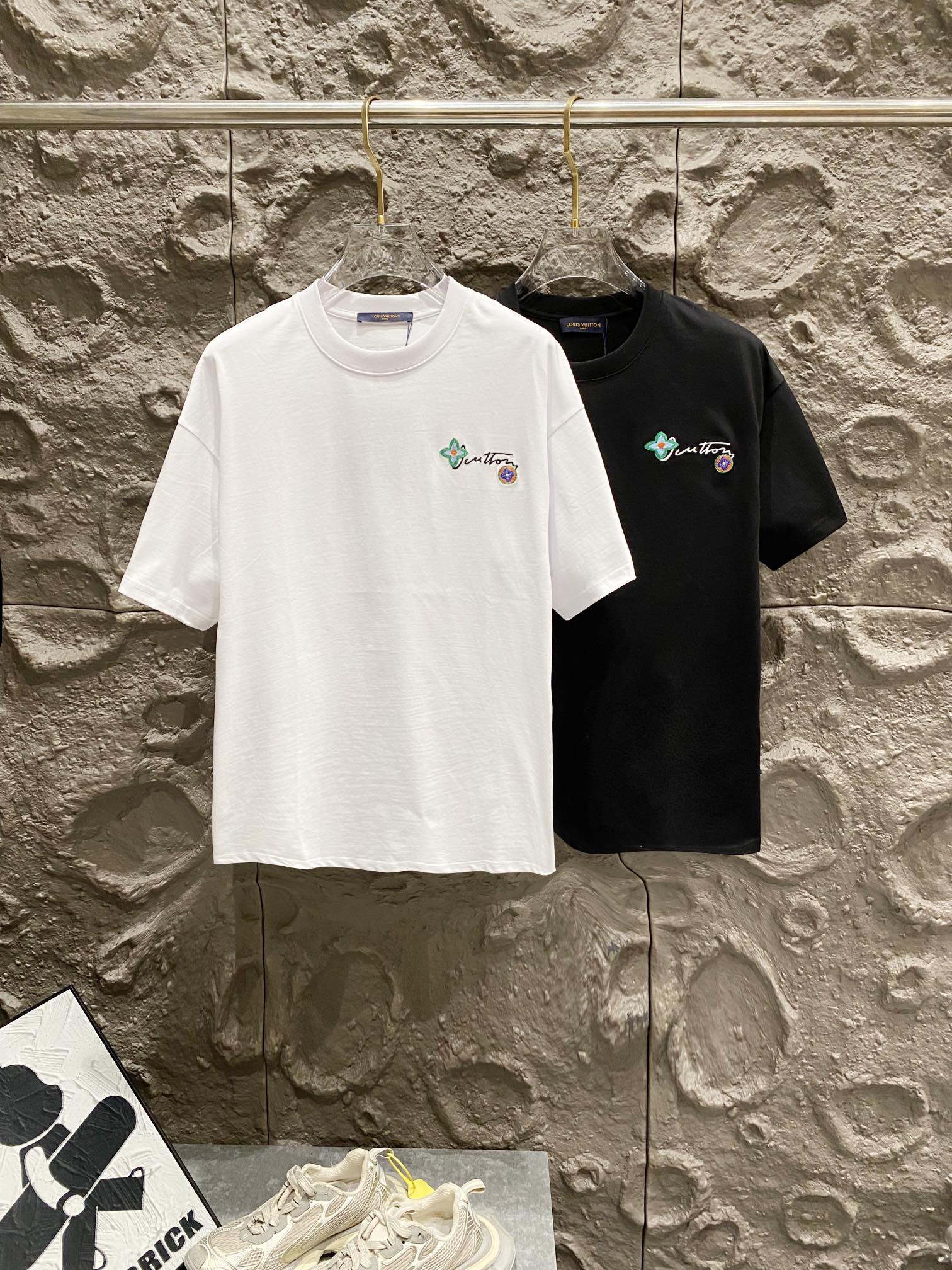 LuxluxHouse Best Quality Clothes T-shirt Louis Vuitton