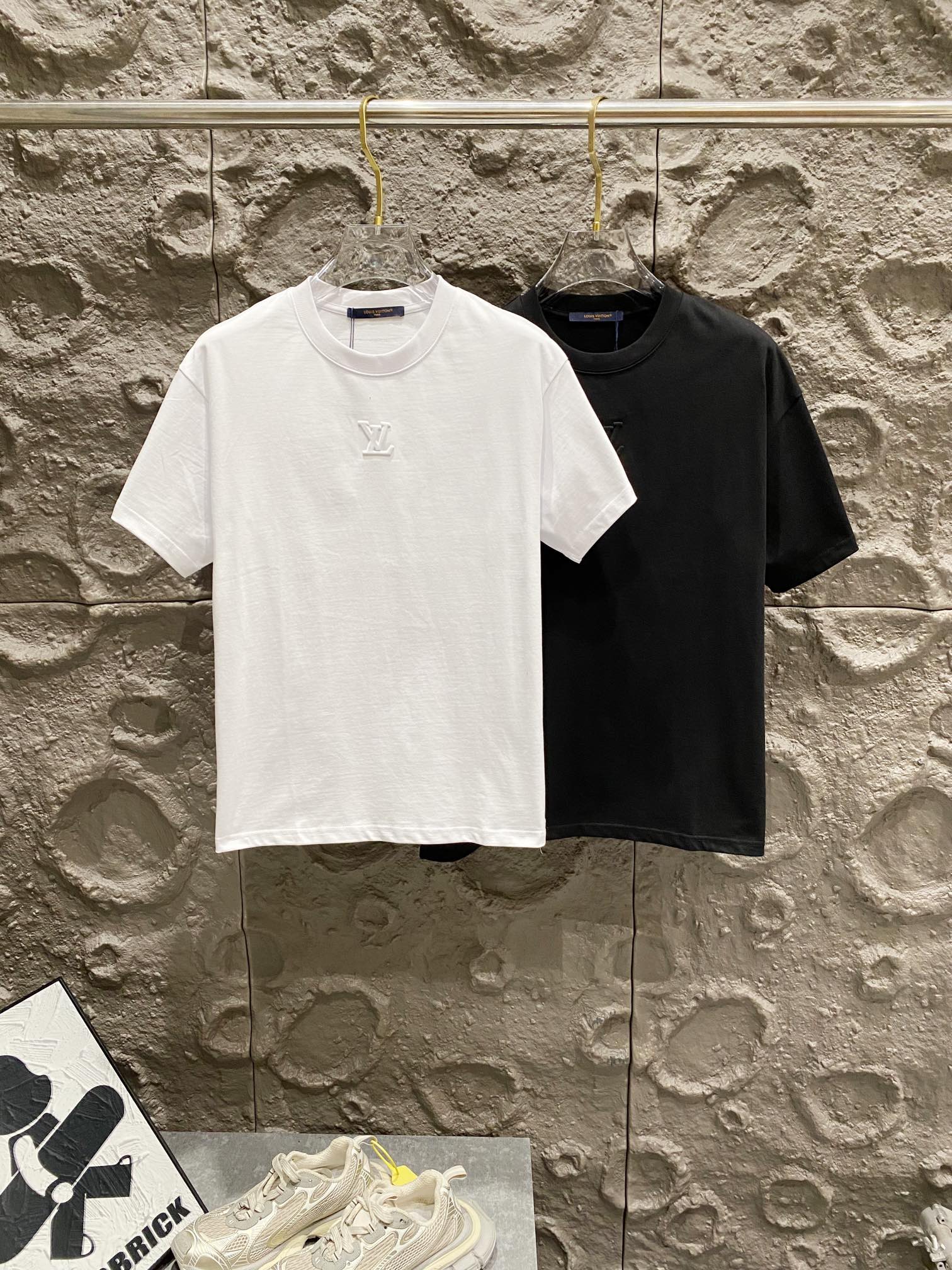 LuxluxHouse Best Quality Clothes T-shirt Louis Vuitton