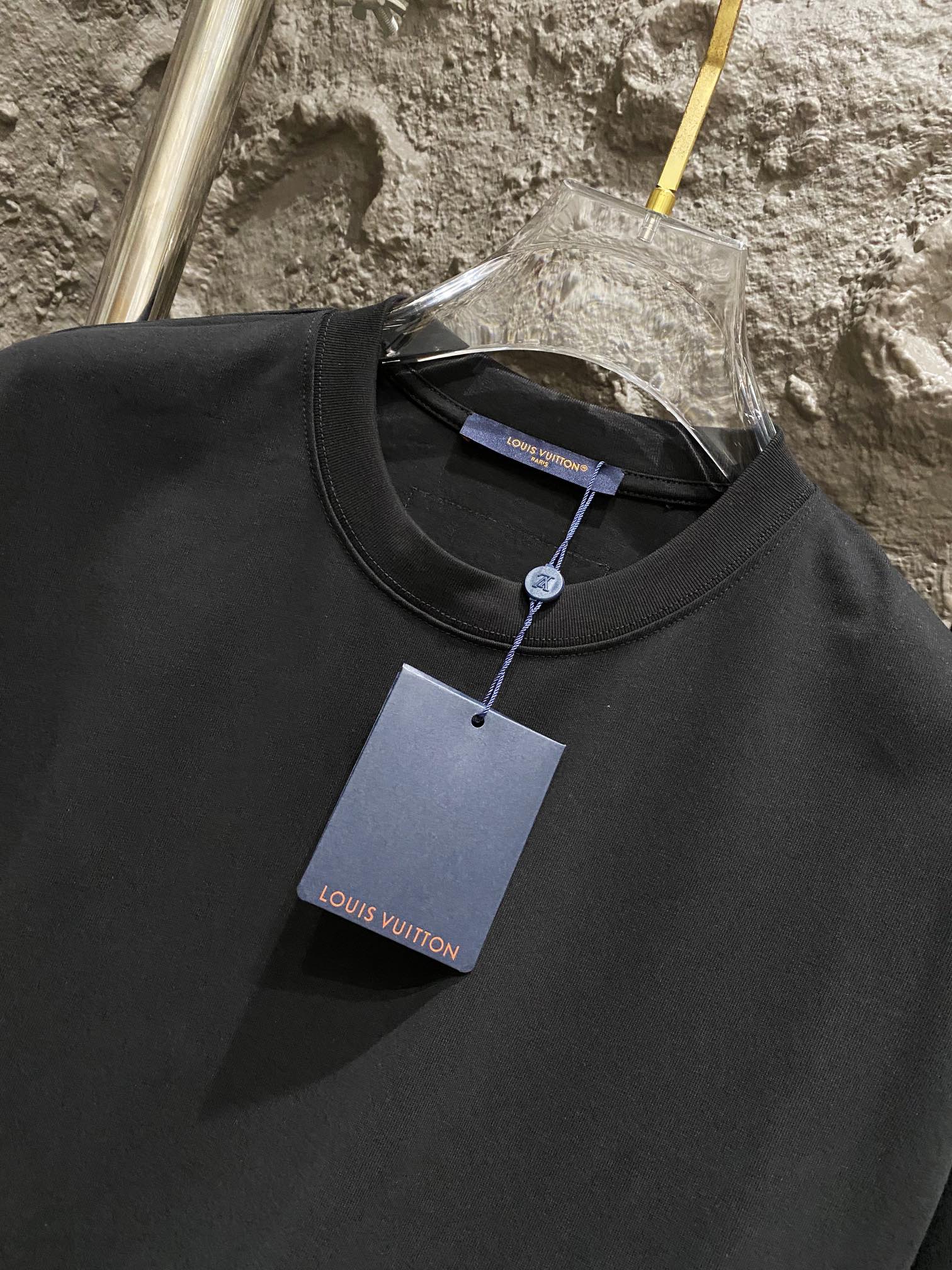 LuxluxHouse Best Quality Clothes T-shirt Louis Vuitton